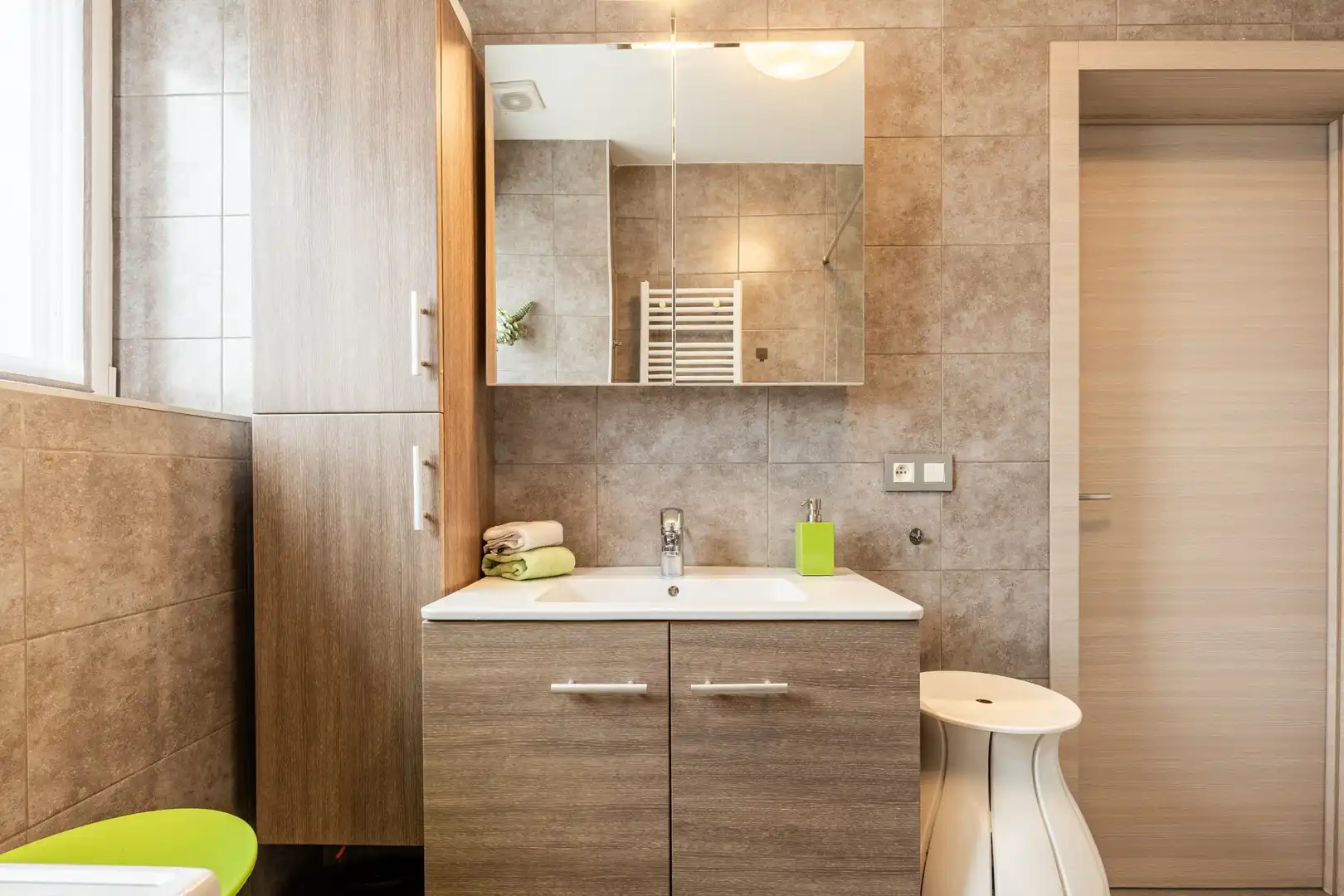 Instapklaar 2-slaapkamerappartement nabij parken & winkels in Wilrijk foto 10