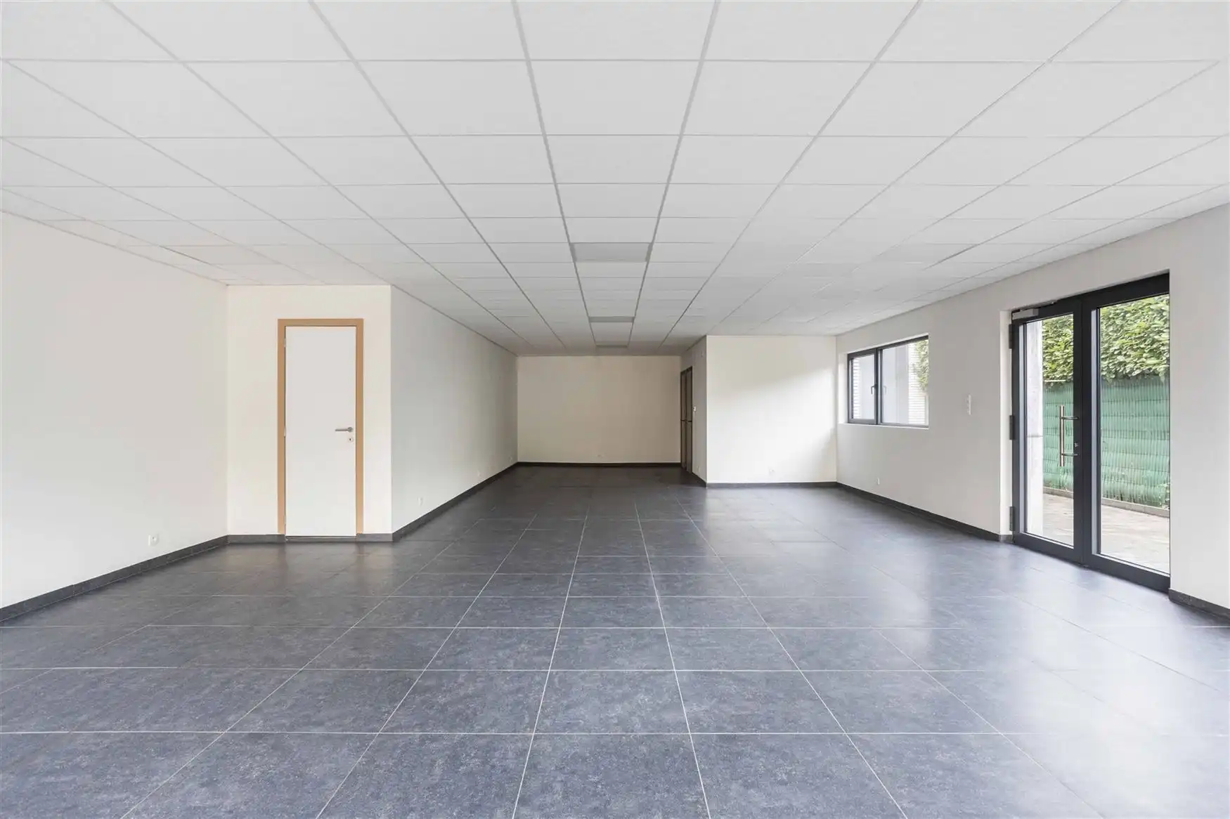 Commerciële ruimte met topvisibiliteit in Merelbeke foto 2