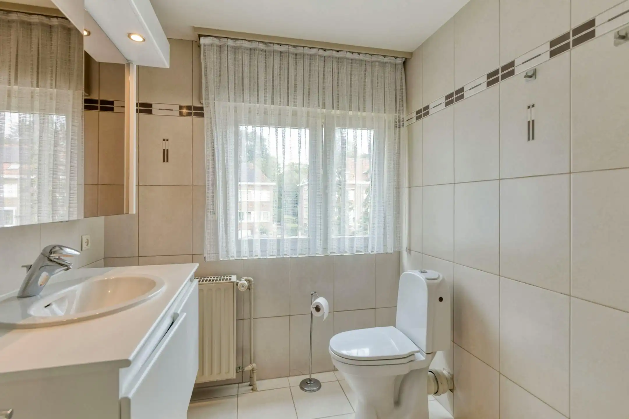 Ruime gezinswoning op toplocatie in Kortrijk foto 13