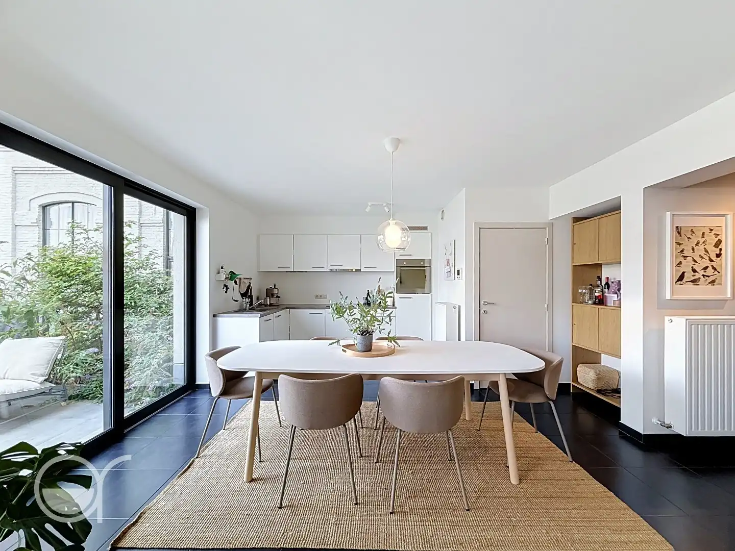 Ruim gelijkvloers appartement met terras, tuin en autostaanplaats in Gent foto 4