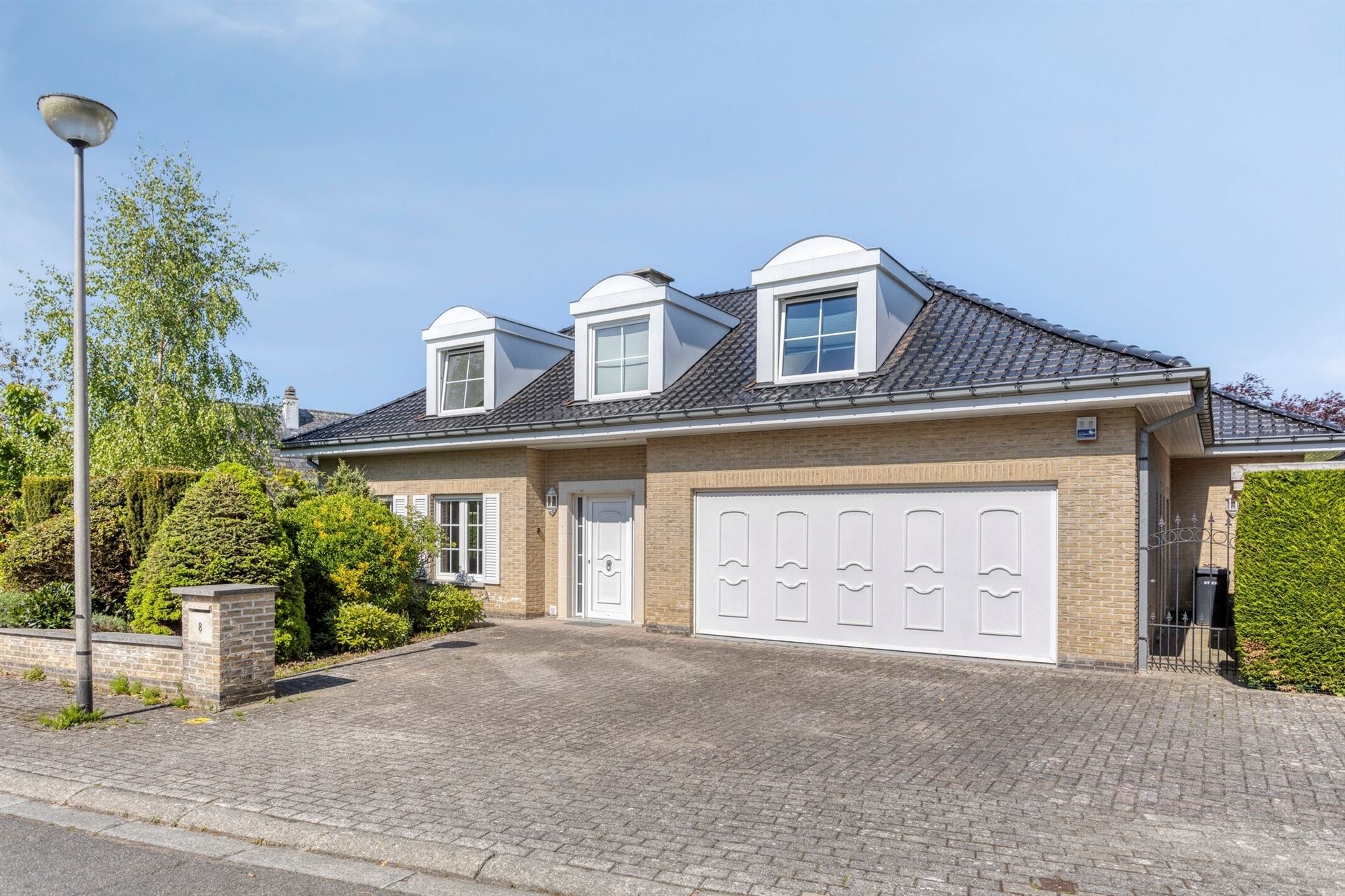 Prachtig gerenoveerde villa op mooi perceel foto 32