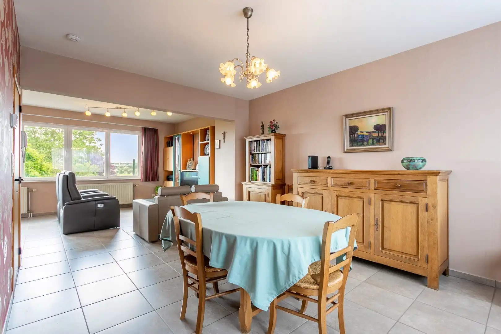 Verzorgde 3-gevelwoning met 3 slpk en tuin te Halle foto 5