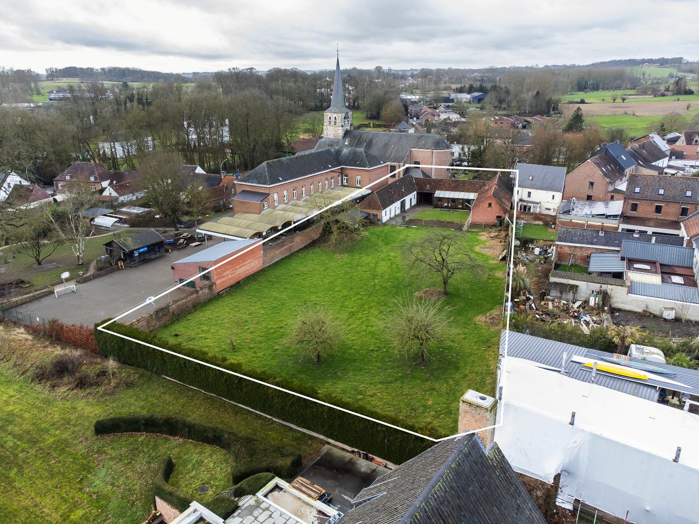 Hoofdfoto van de publicatie: Unieke hoeve in pittoreske omgeving