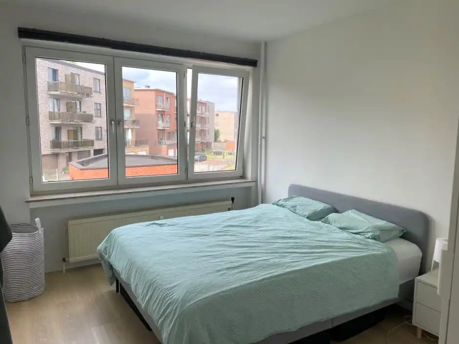 Lichtrijk - gerenoveerd hoekappartement MET garagebox foto 7