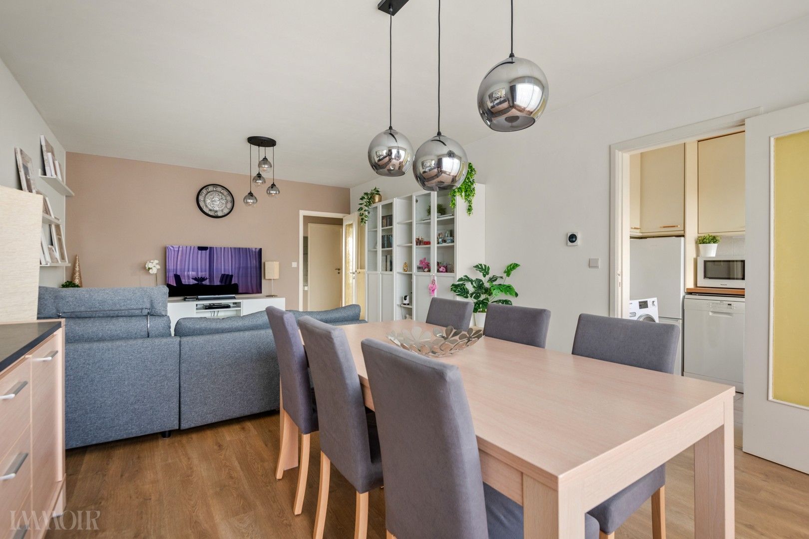 Instapklaar appartement met tuin en garage in Kapellen. foto 4