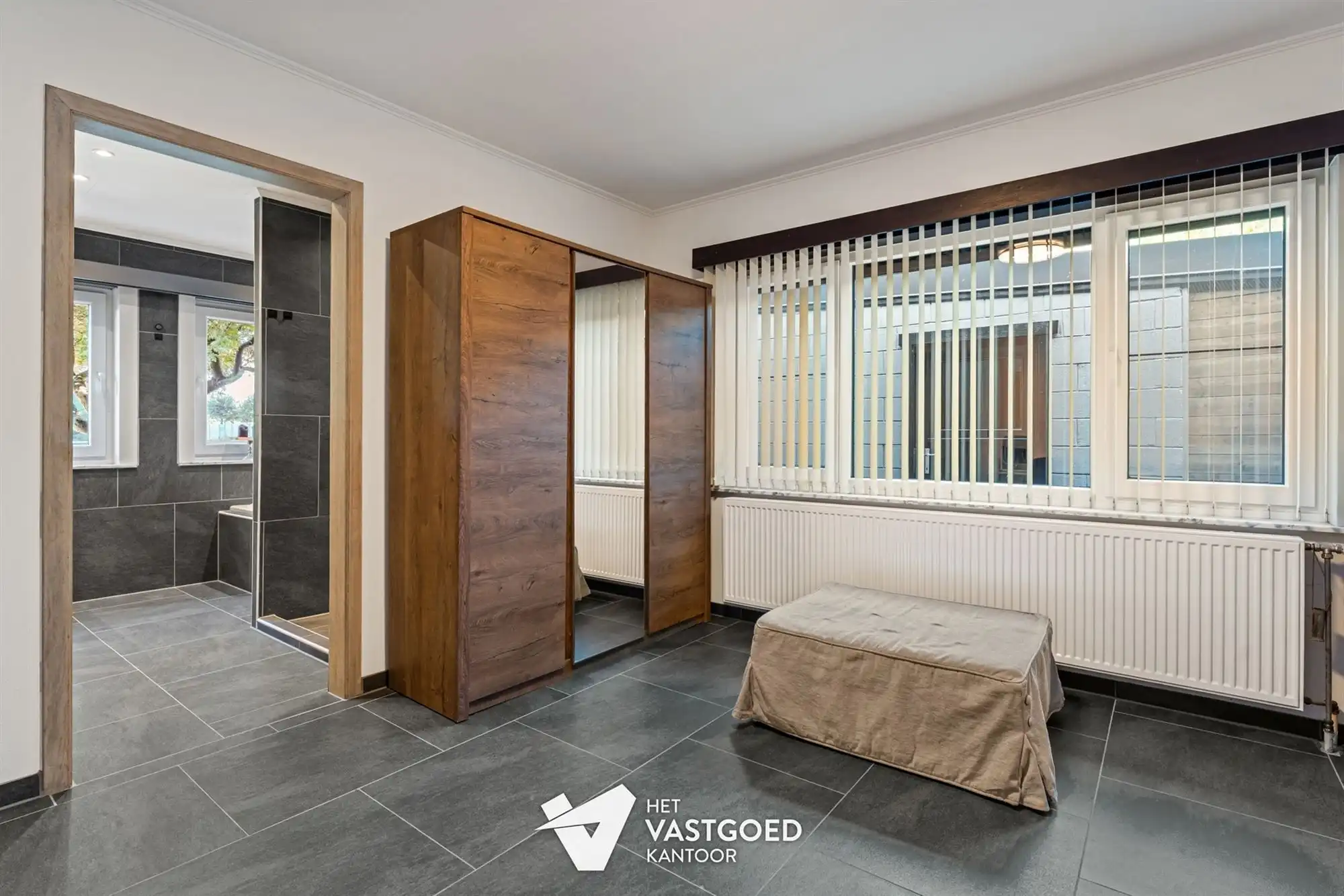 ZEER RUIME, GERENOVEERDE WONING OP TOP-LIGGING! foto 15