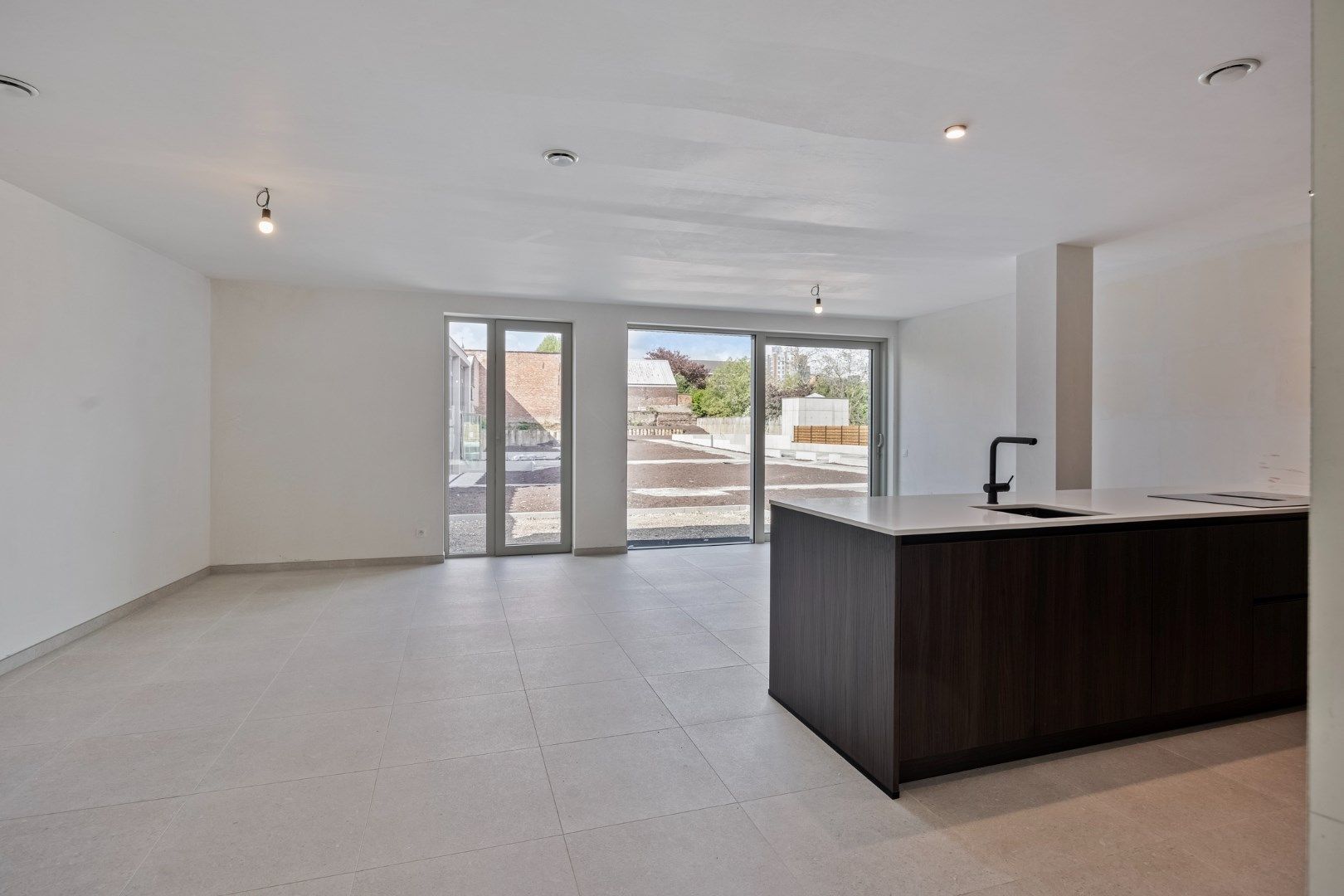 Luxueus gelijkvloers 3-slaapkamerappartement met tuin en terras! 6% BTW mogelijk  foto 10