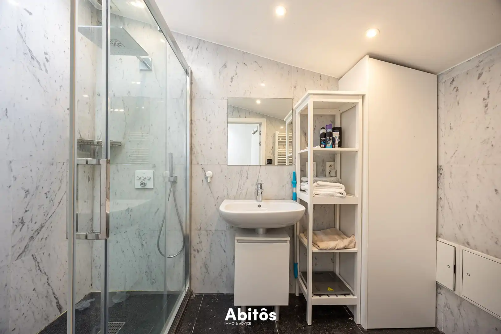 Luxueus gemeubeld penthouse met zicht op de Leie en de Gentse torens foto 2