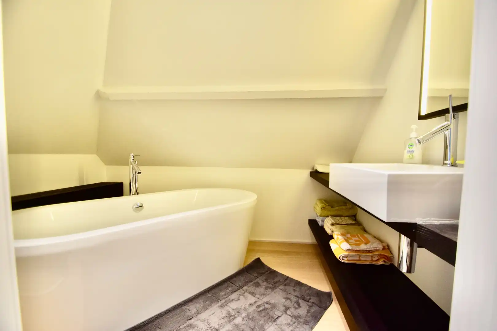 Prachtige karaktervolle villa in hartje Zoute, op enkele stappen van het Dominicanenkerkje en het strand te huur. foto 24