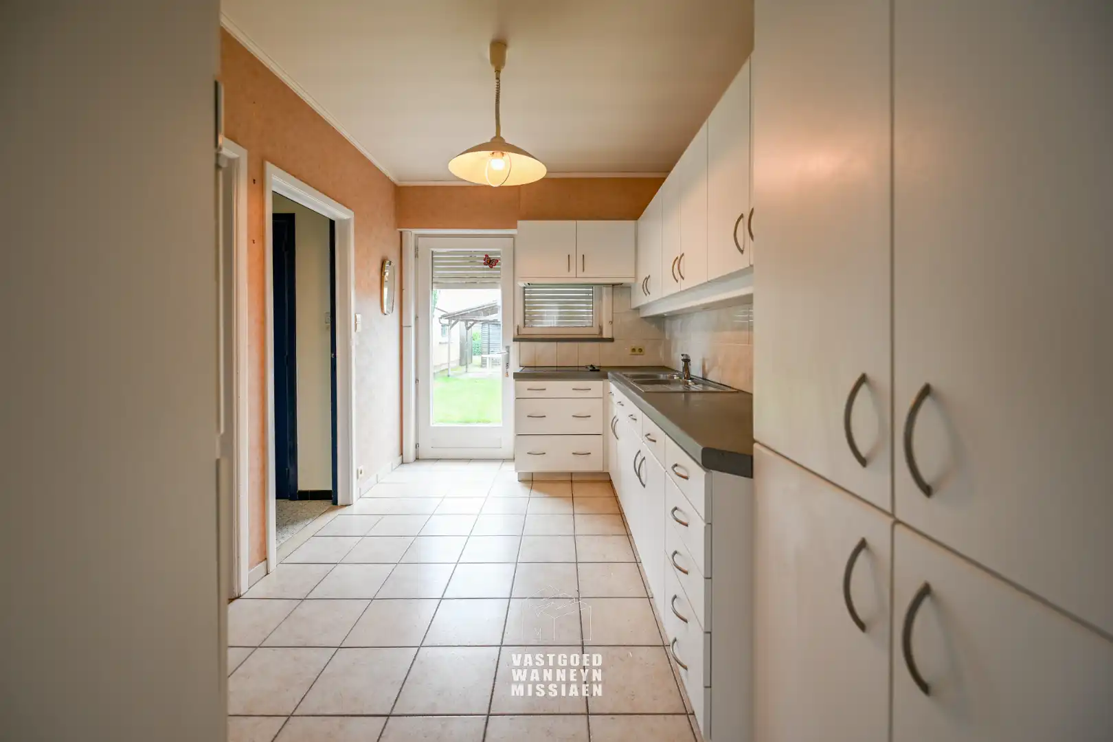 Ruime halfopen bebouwing met 4 slaapkamers, garage en tuin foto 7