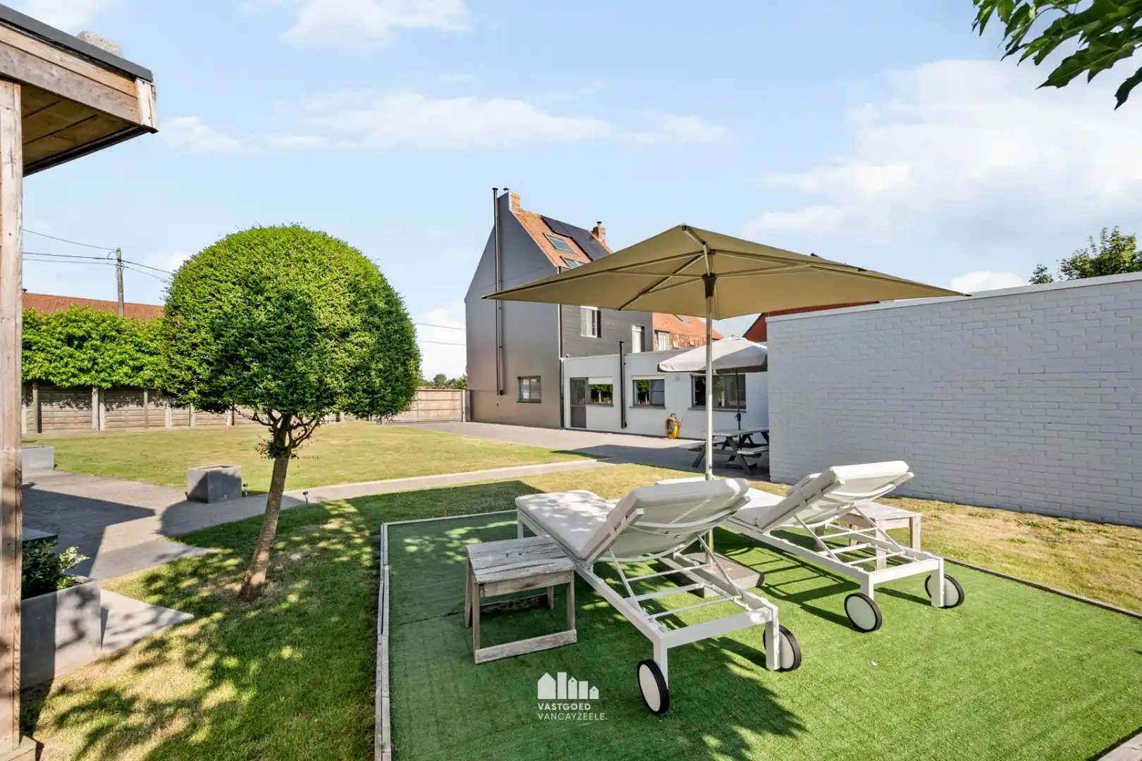 Instapklare halfopen woning met 5 slaapkamers, dubbele garage en zonnige tuin in Komen-Waasten. foto 32