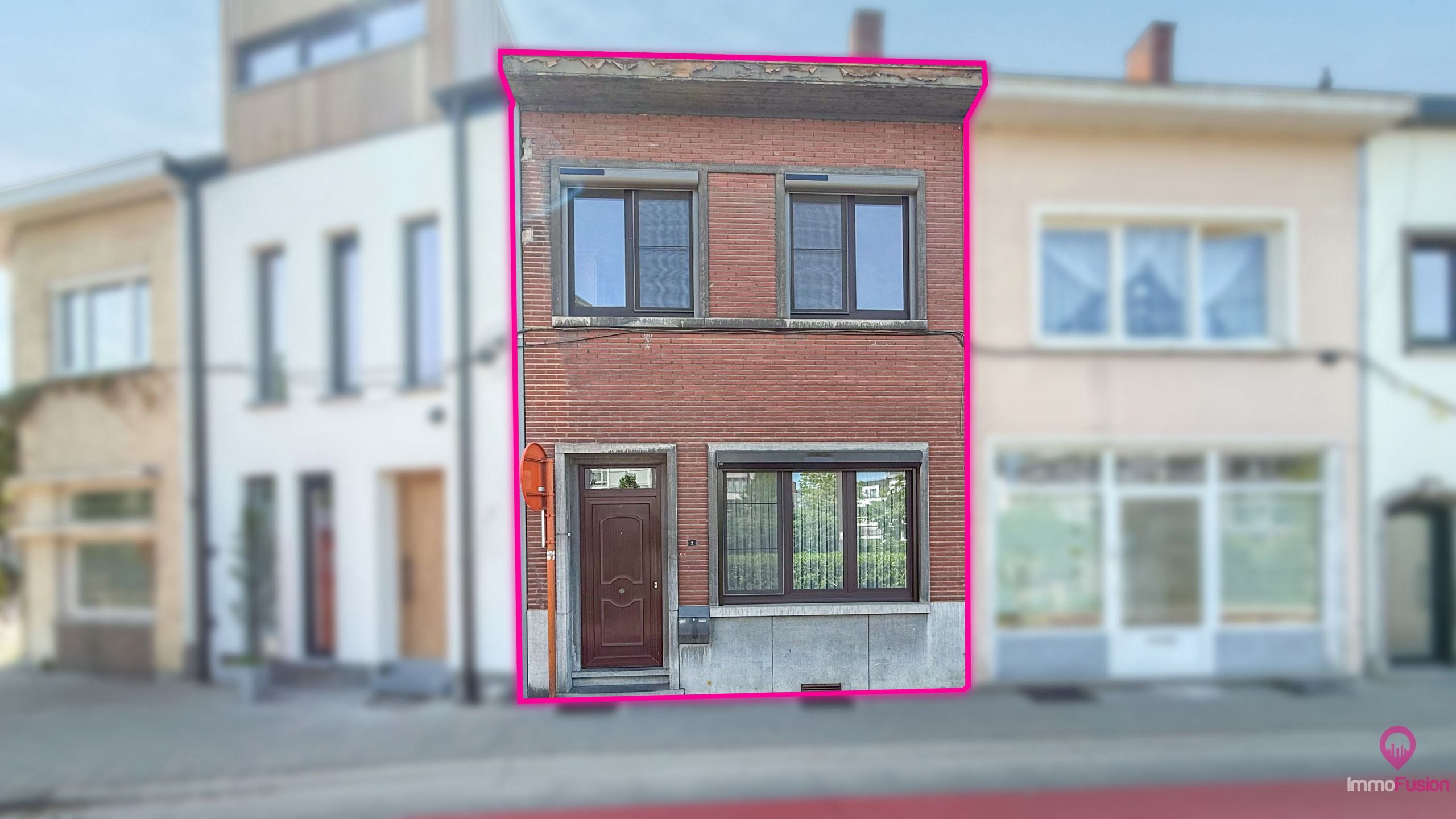 Instapklare woning met 4 slpks & tuin in hartje Hasselt! foto {{pictureIndex}}