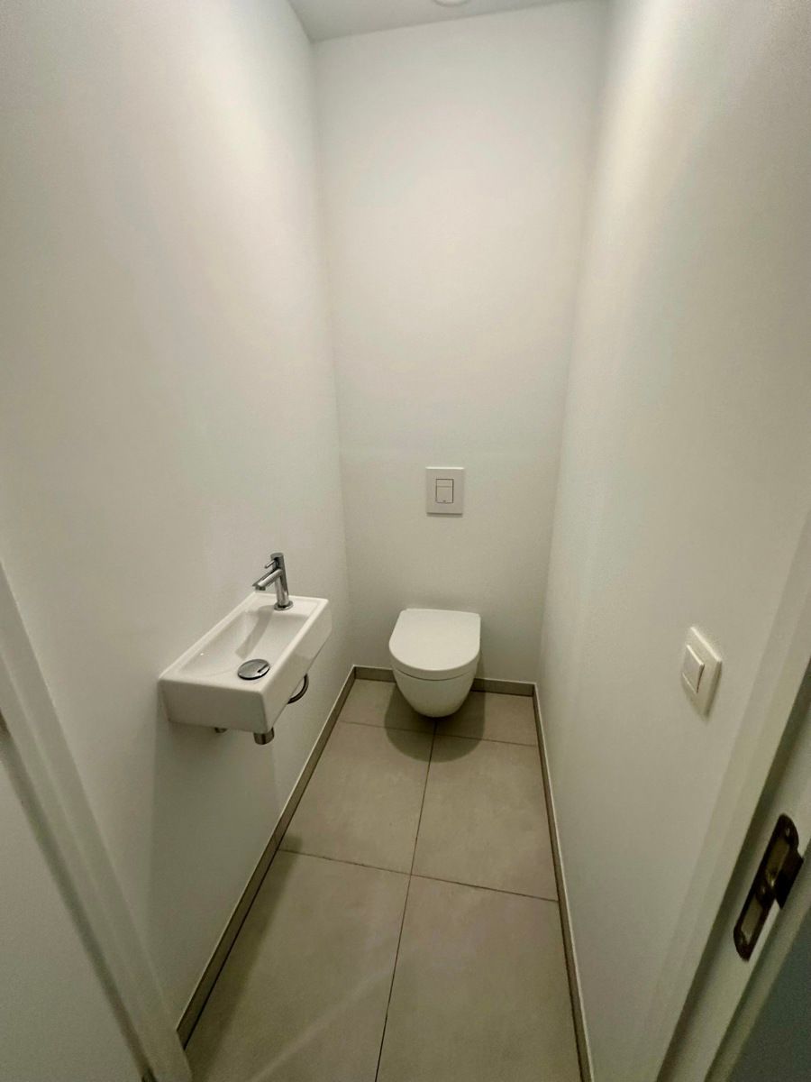 Prachtig 2 slaapkamer appartement met groot TERRAS foto 15