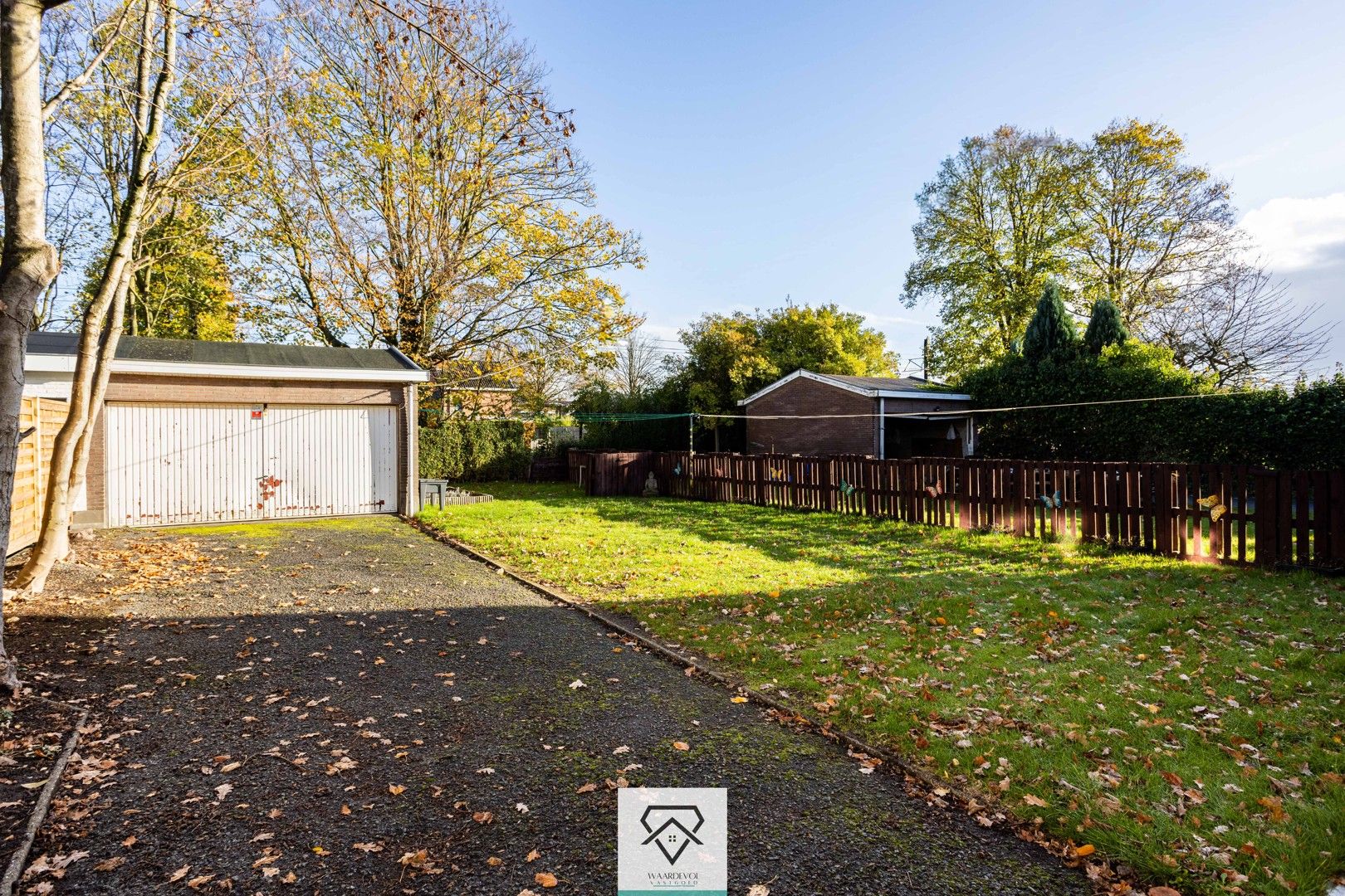 Opbrengsteigendom met 4 appartementen en 2 dubbele garageboxen te koop foto 17