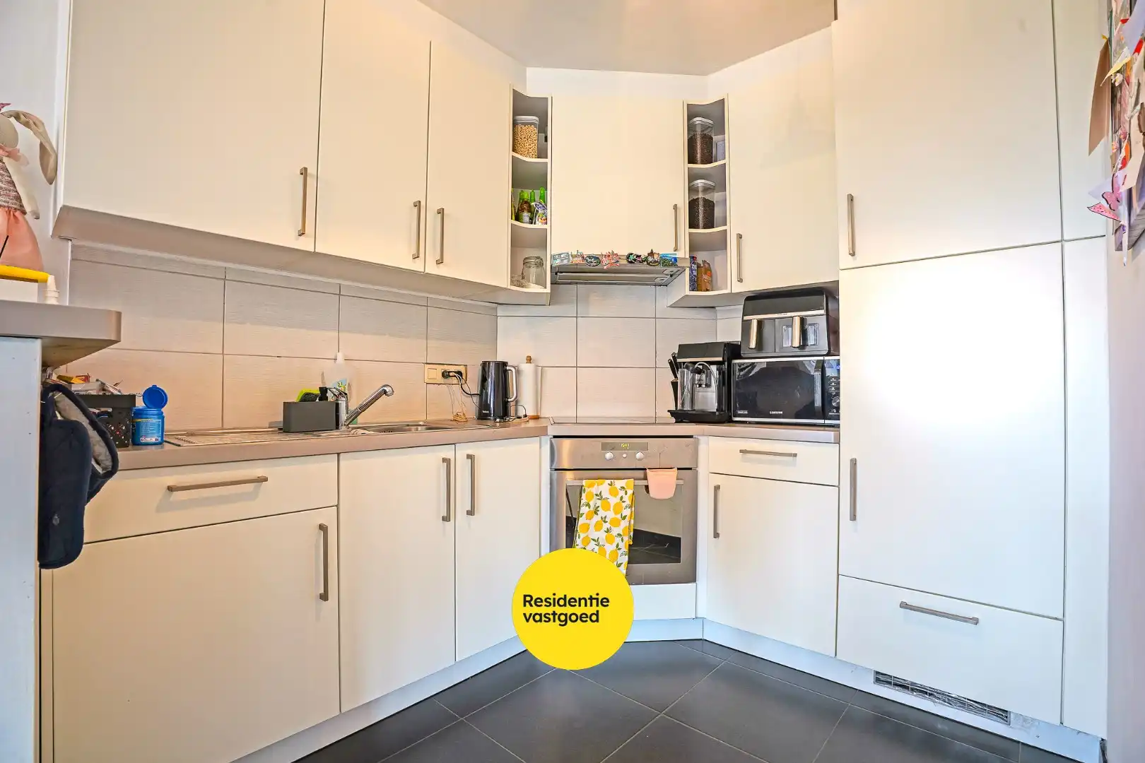 Recent appartement met privatieve tuin (346m²)  en ruim terras (40m²) in het centrum van Woumen! foto 9