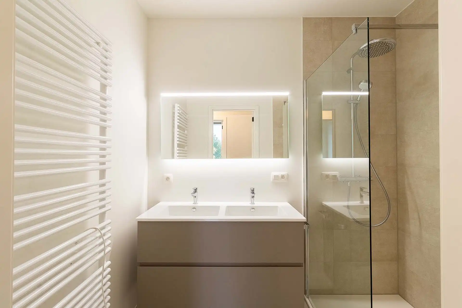 Nieuwbouw appartement met drie slaapkamers op toplocatie! foto 10