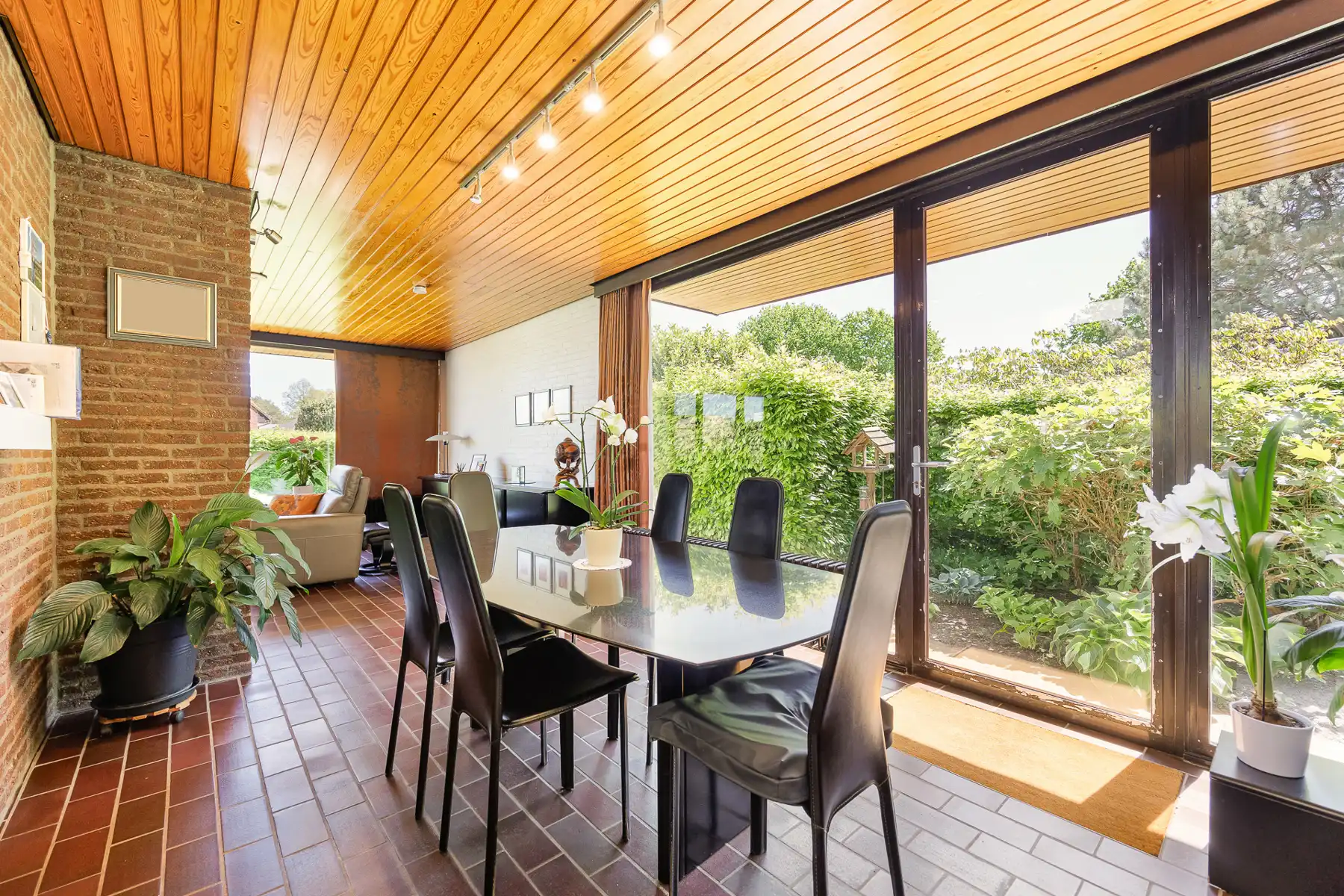 Laagbouwwoning met 3 slaapkamers op een perceel van 708m². foto 4