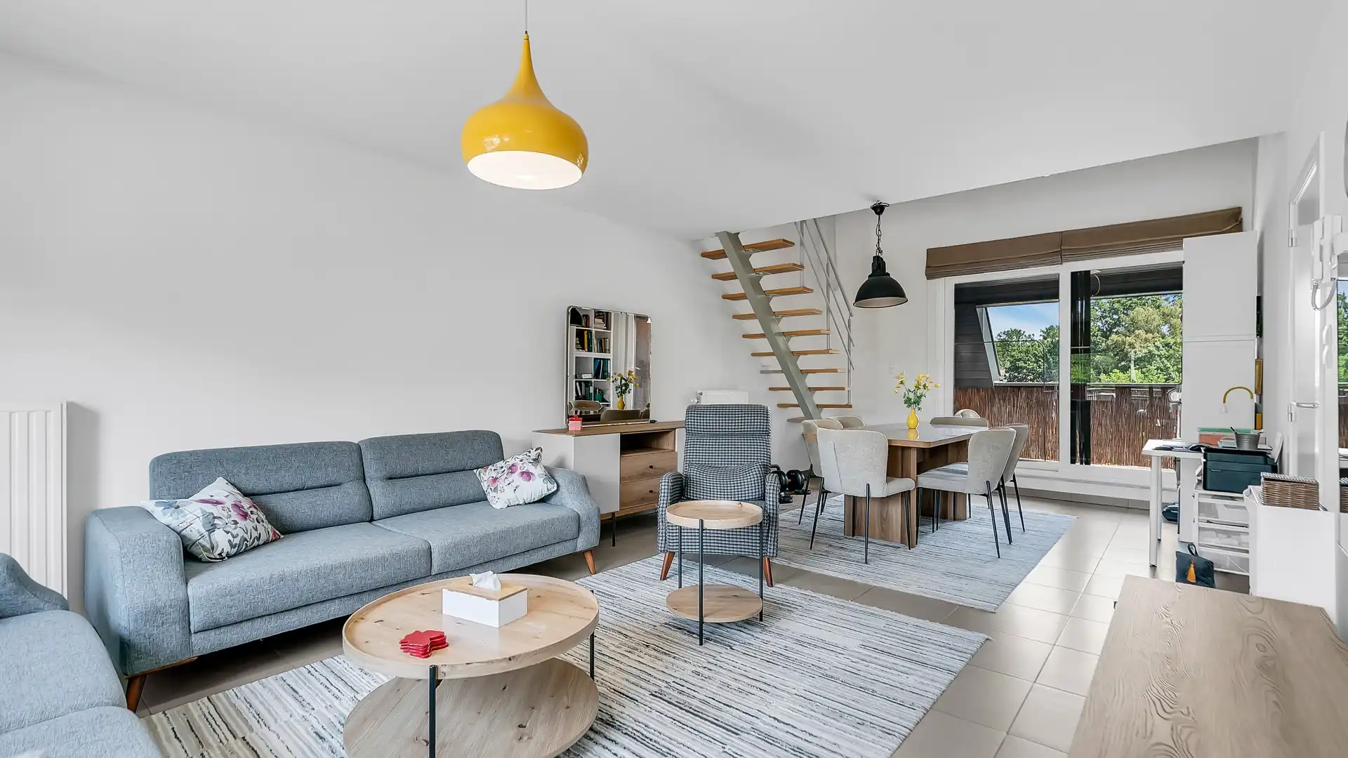 Ruim en instapklaar appartement met 3 slpkrs vlakbij Genk centrum foto 4