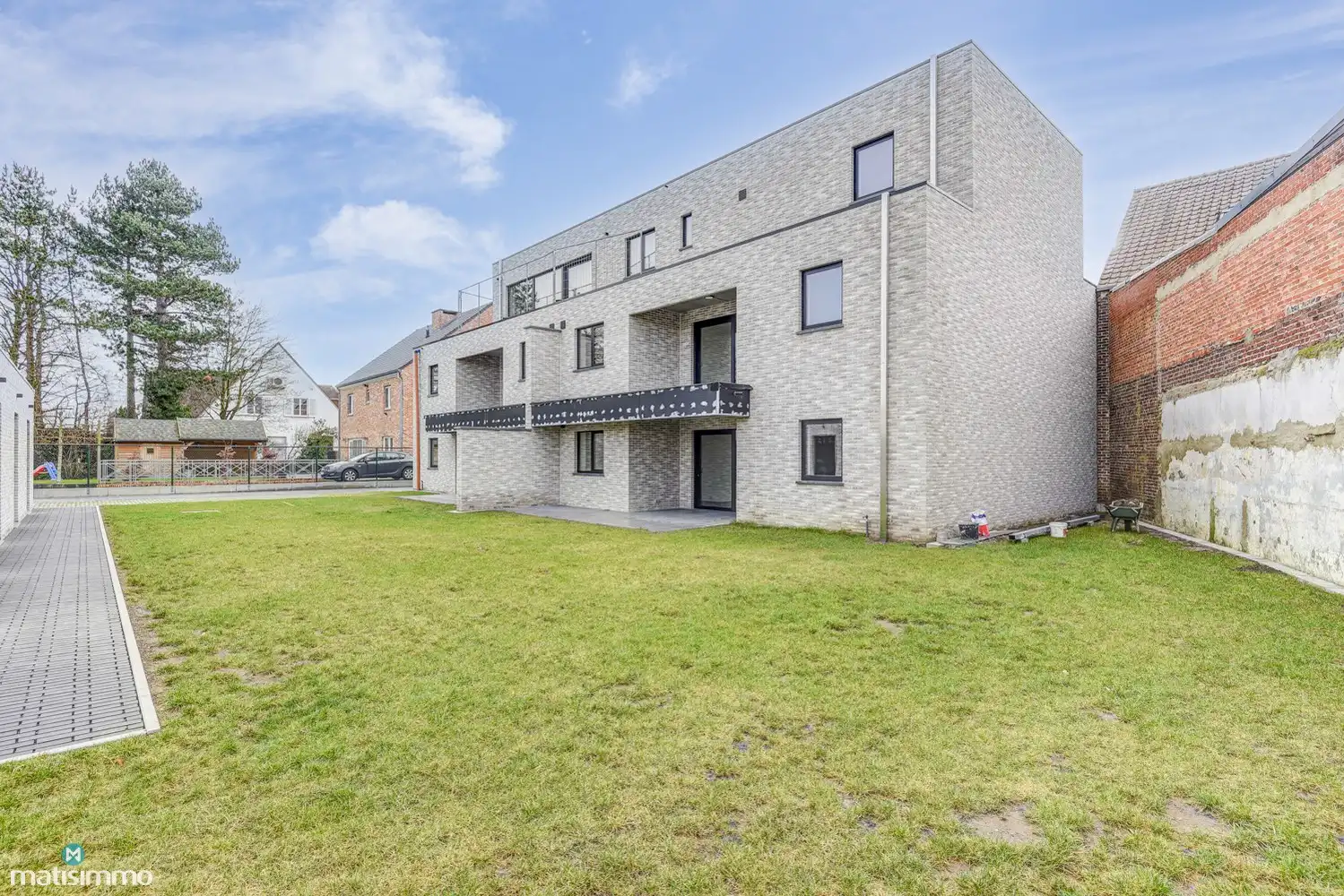 RUIM NIEUWBOUW APPARTEMENT MET 2 SLAAPKAMERS, TERRAS, GARAGE, AUTOSTAANPLAATS EN KELDERBERGING TE BEVERST foto 21
