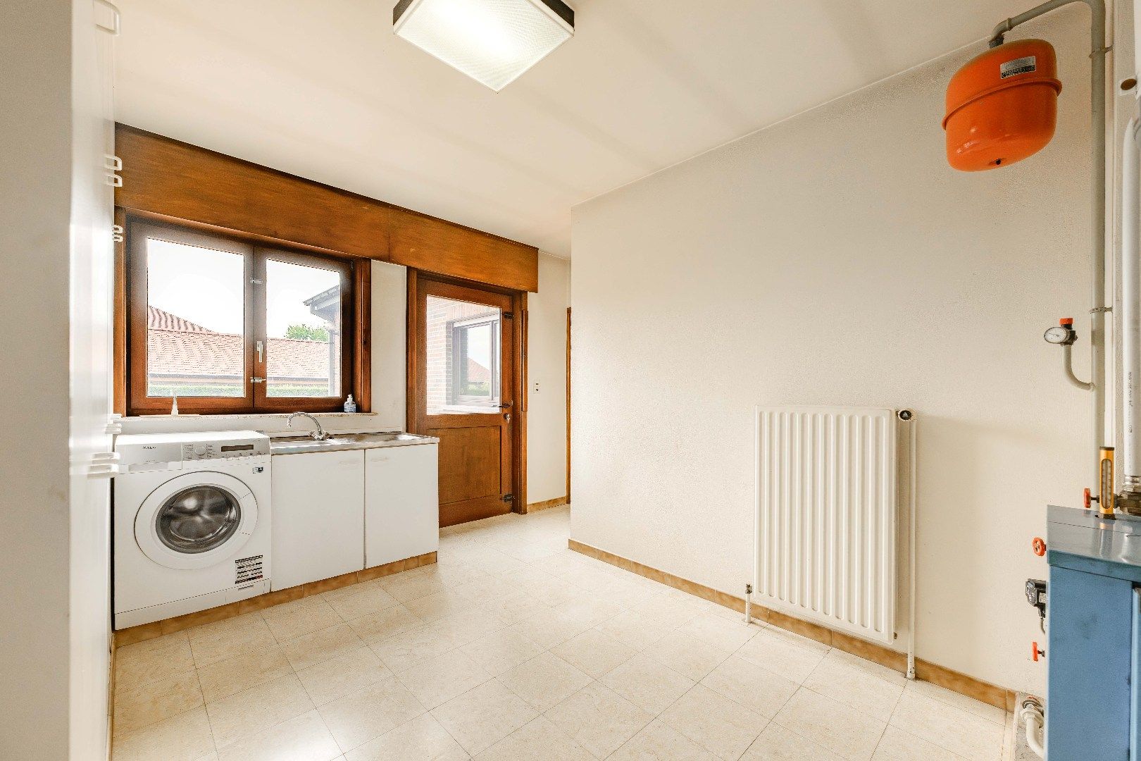 PERFECT GELEGEN ALLEENSTAANDE VILLA MET TUIN EN GARAGE OP 1.032 m² foto 17
