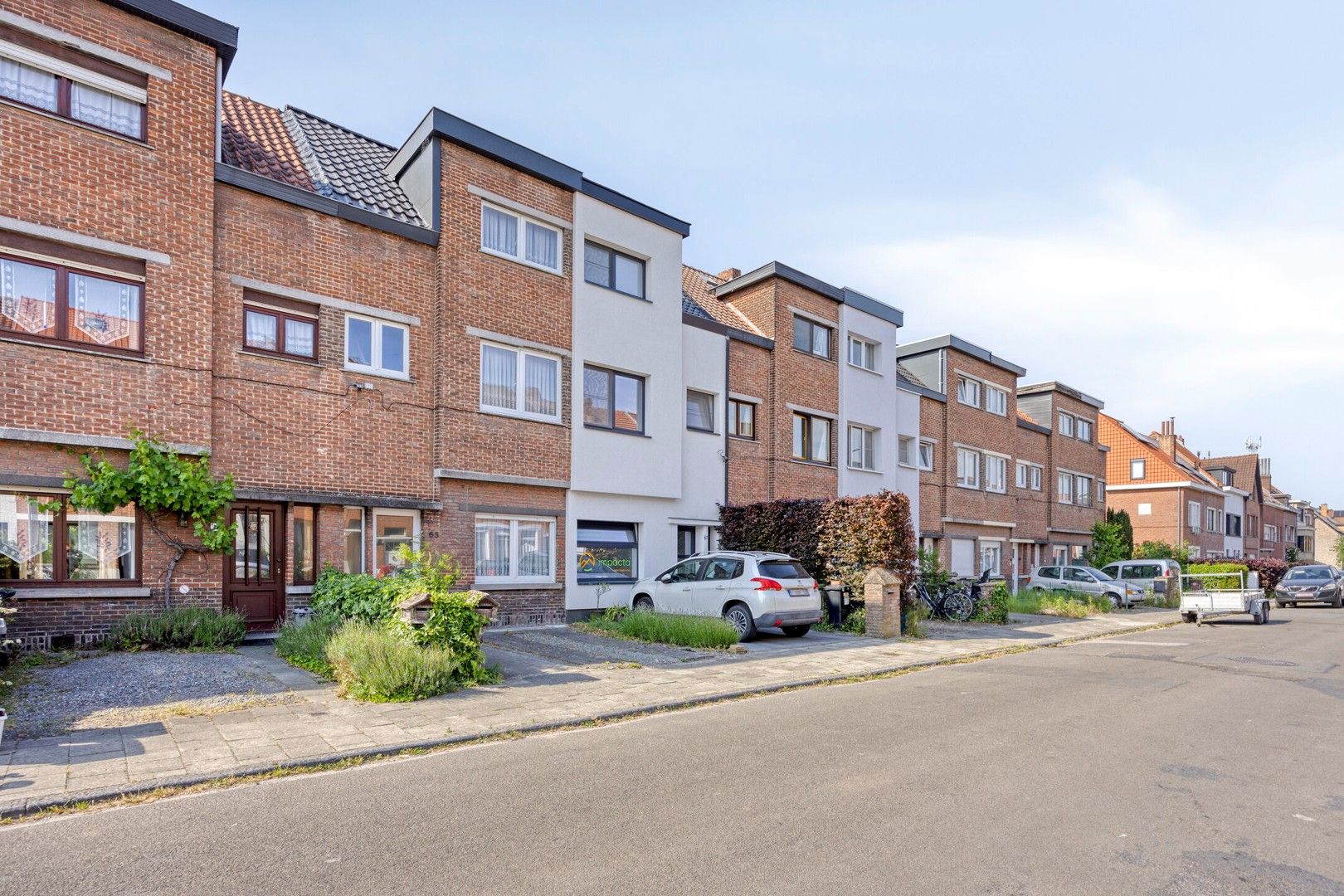Op te knappen woning met oprit en tuin nabij de Gentbrugse Meersen foto 27