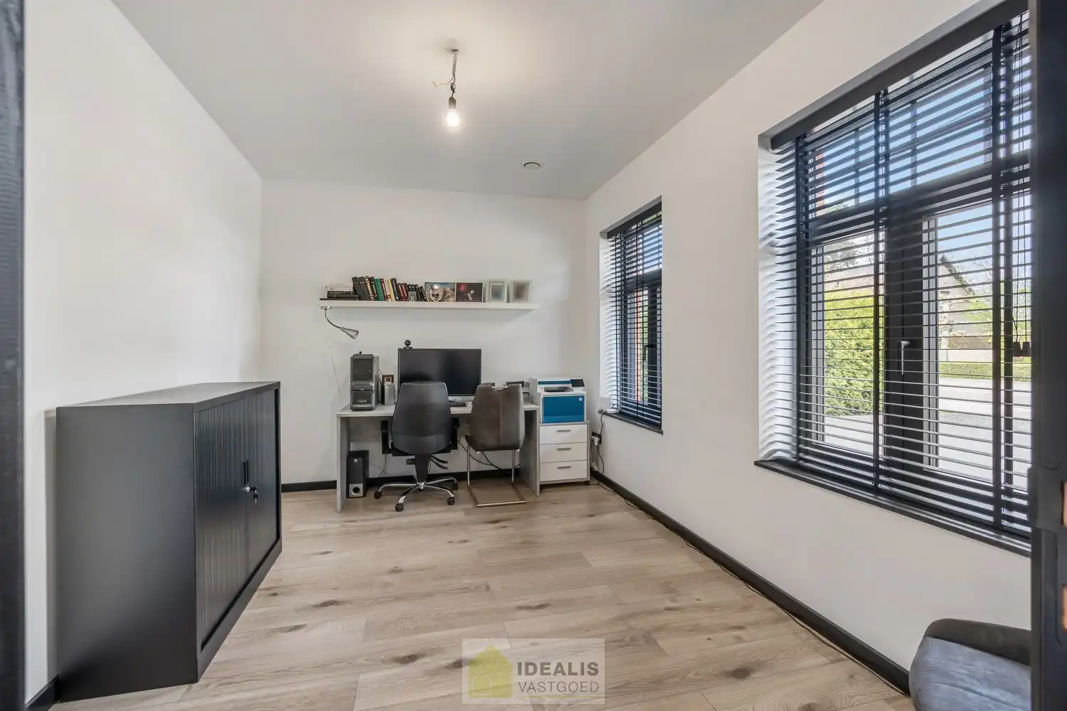 EEN BIJZONDER RIANTE WONING VAN MAAR LIEFST 302M² WOONOPPERVLAKTE OP EEN KNAP PERCEEL VAN 5A 90CA. foto 13