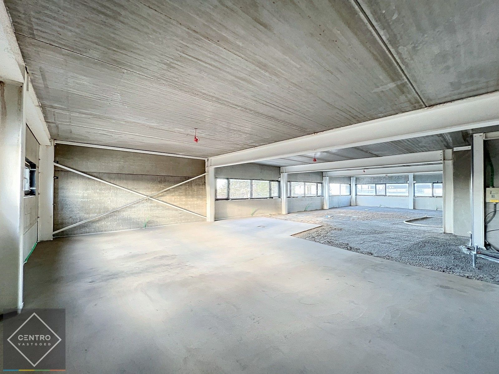 Laatste 4 NIEUWBOUW-kantoorruimten (± 210 m²) TE HUUR op zichtlocatie te Vichte. foto 3