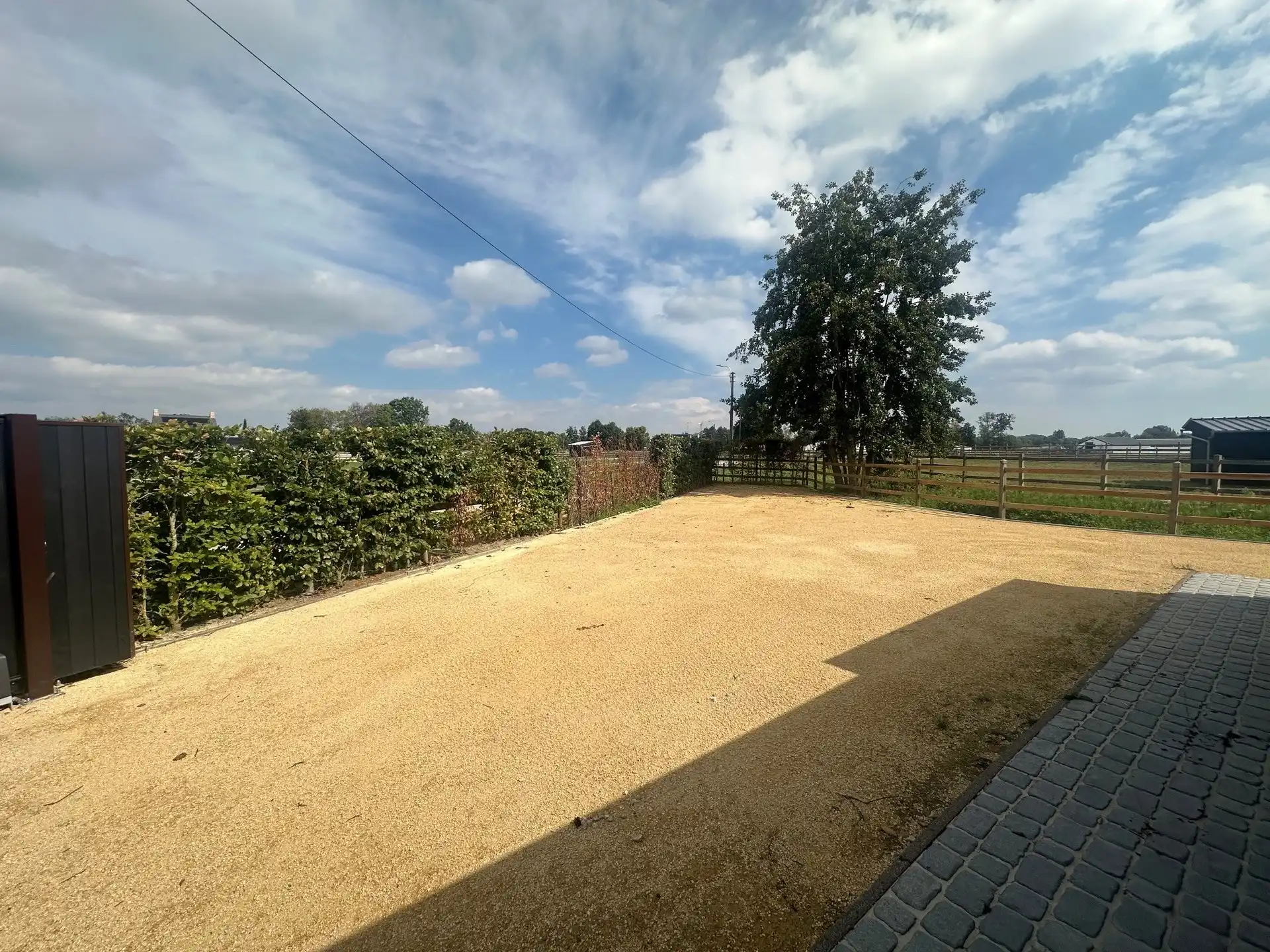 Klassevolle open bebouwing met 4 slaapkamers en prachtig landelijk uitzicht foto 29
