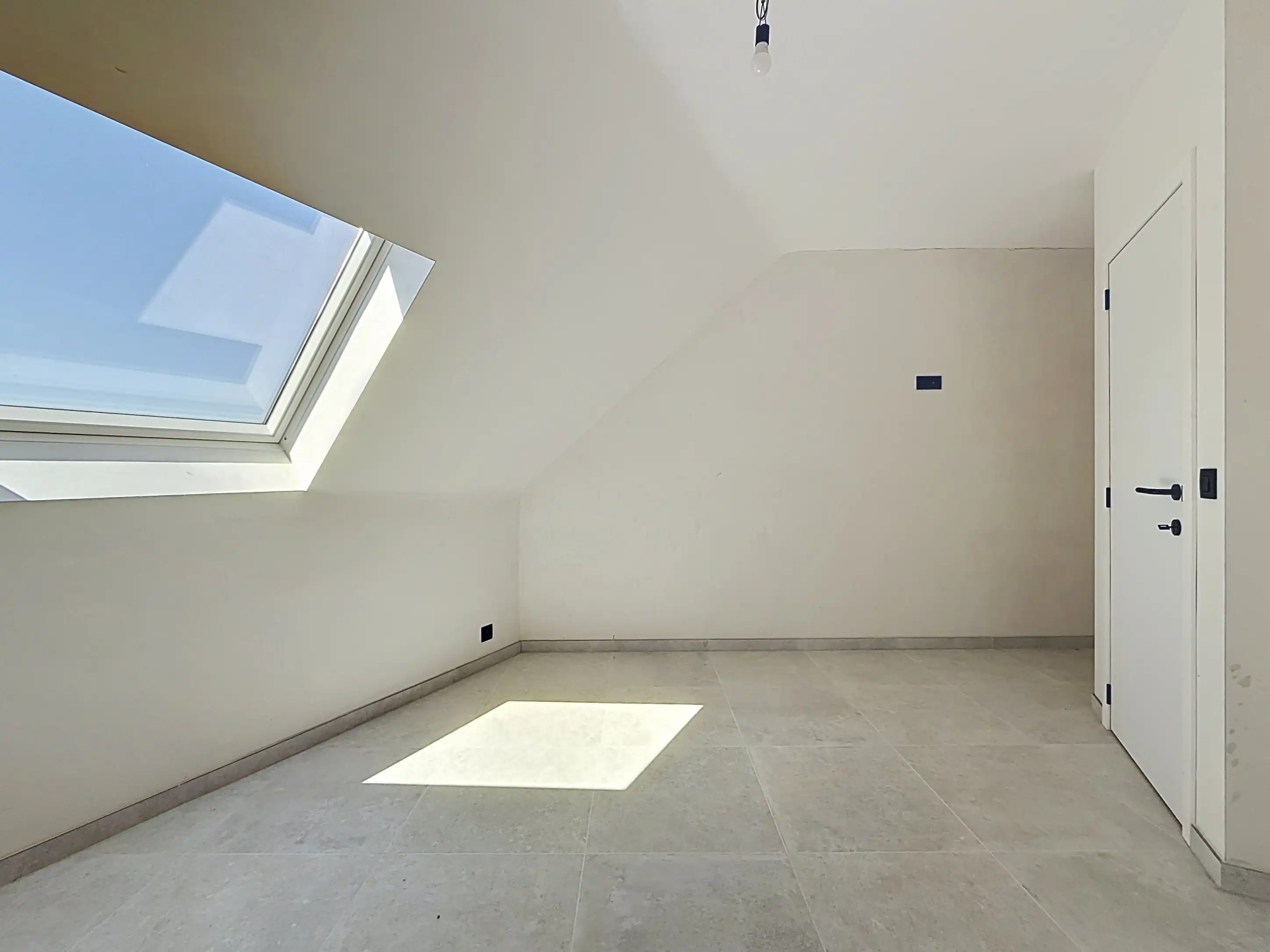 Stijlvol appartement te koop in Spiere-Helkijn met 3 slaapkamers en moderne voorzieningen! foto 8