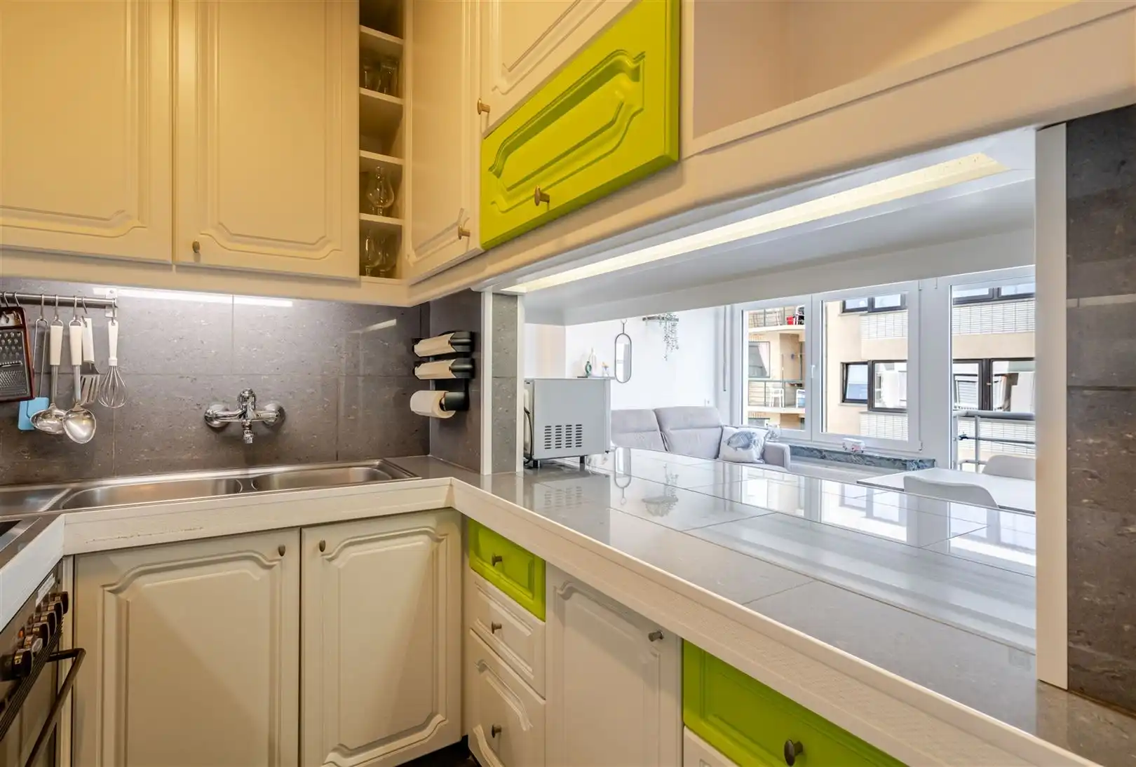 Instapklare studio met zeezicht foto 9