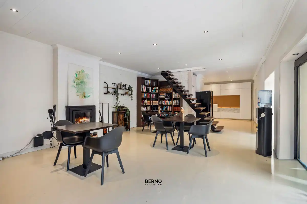 Veelzijdig pand met ruimte, rust en eindeloze mogelijkheden foto 7