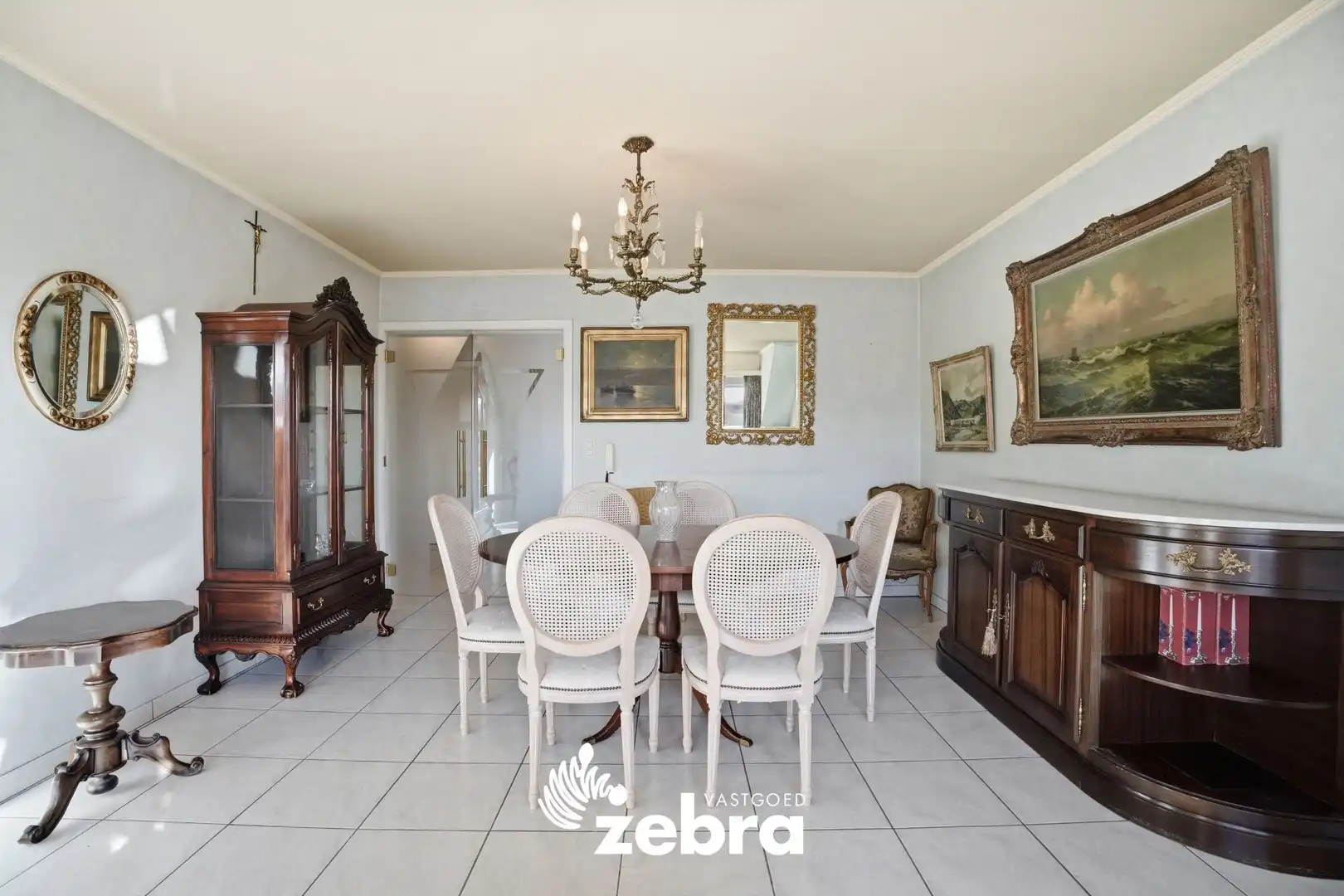 Op te frissen twee­slaapkamerappartement met terras in Lauwe foto 9