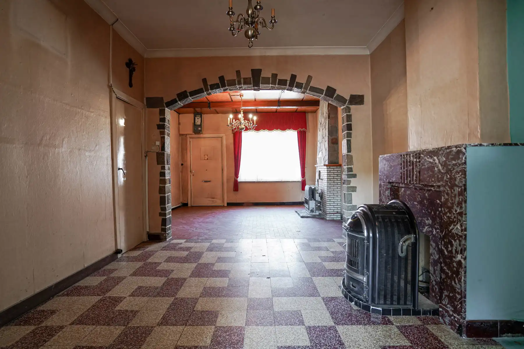 Te renoveren rijwoning met tuin te Kapelle-op-den-Bos foto 5