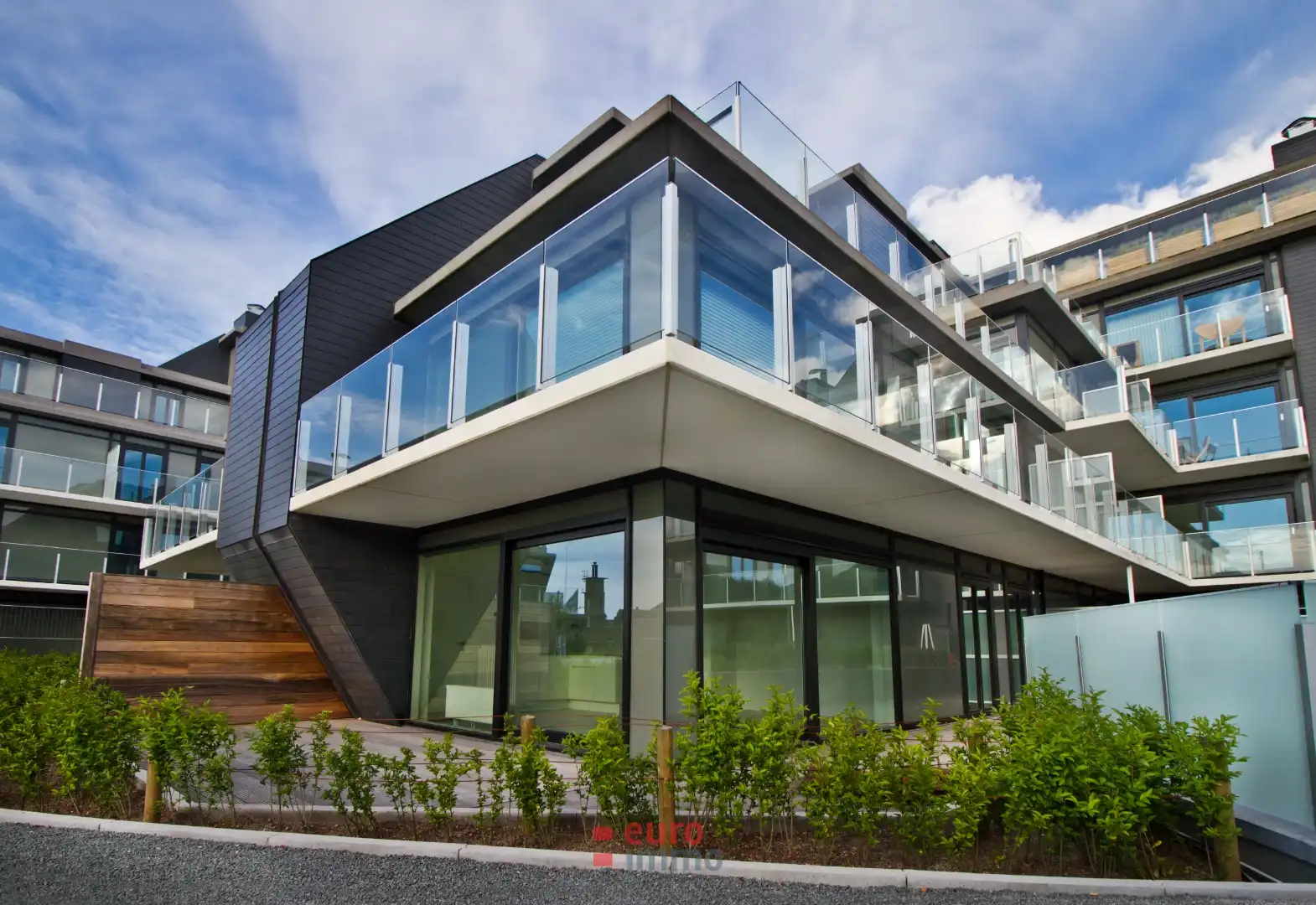 Ruime garagebox langs de waterlijn van Nieuwpoort-Stad! foto 3