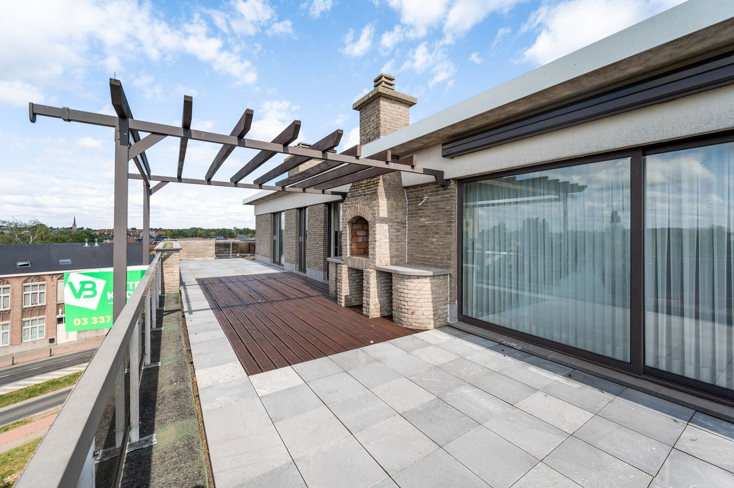 Hoofdfoto van de publicatie: Prachtig verzorgd penthouse met 3 slaapkamers en 360° terras te Lier