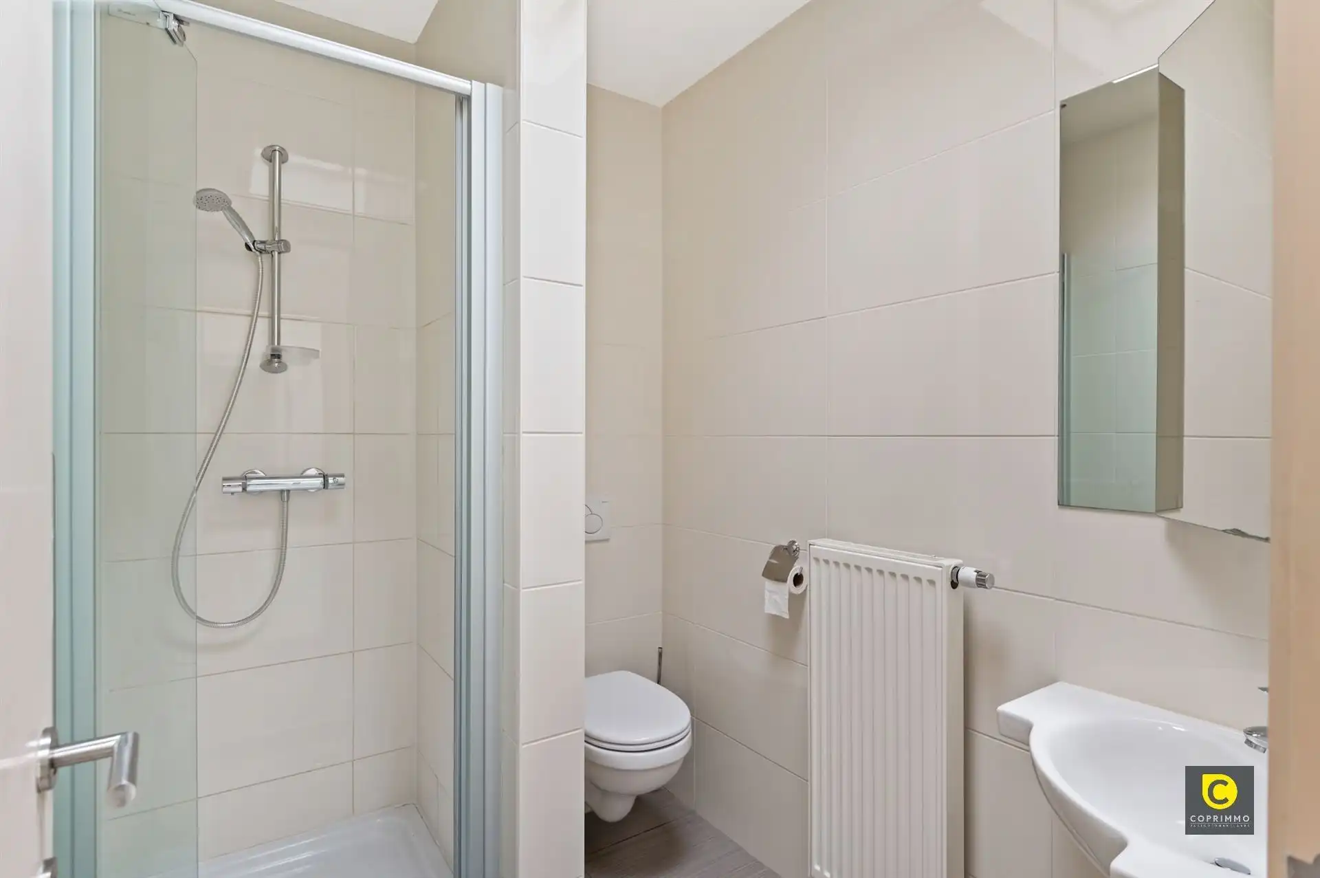 Woning met gezellige tuin en garage op centrale ligging! foto 8