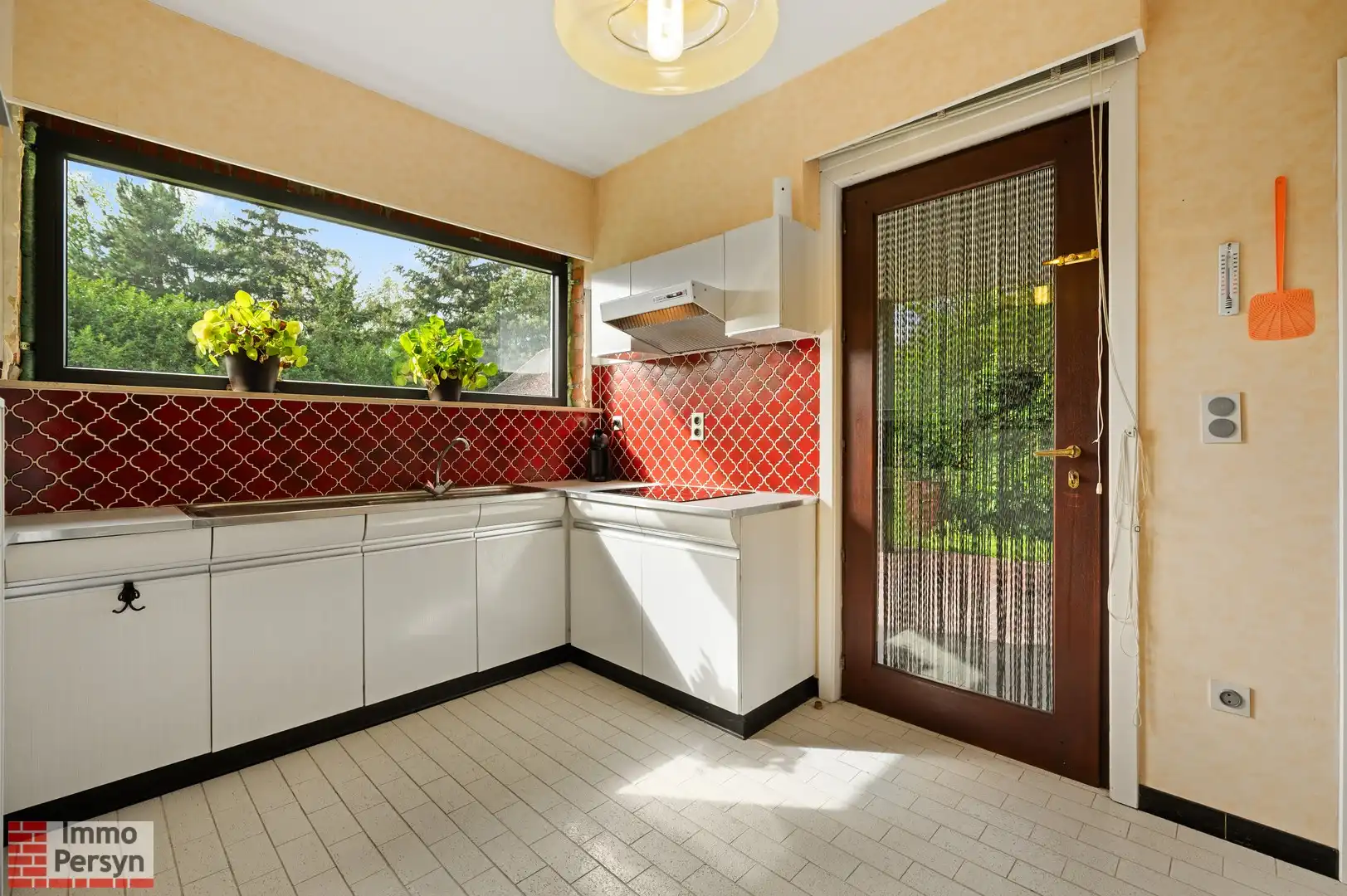 Ruime gelijkvloerse woning OB gelegen in een rustige wijk foto 10
