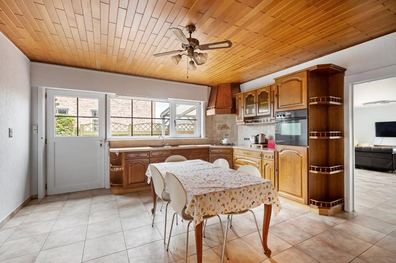  ALLEENSTAANDE VILLA MET 5/6 SLAAPKAMERS, DUBBELE GARAGE EN TUIN  foto 14