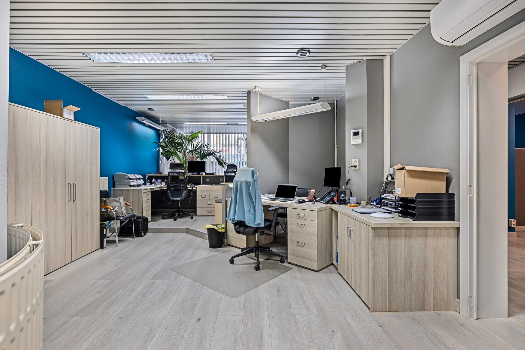 Commerciële handelsruimte (250m2) met diverse mogelijkheden. foto 6