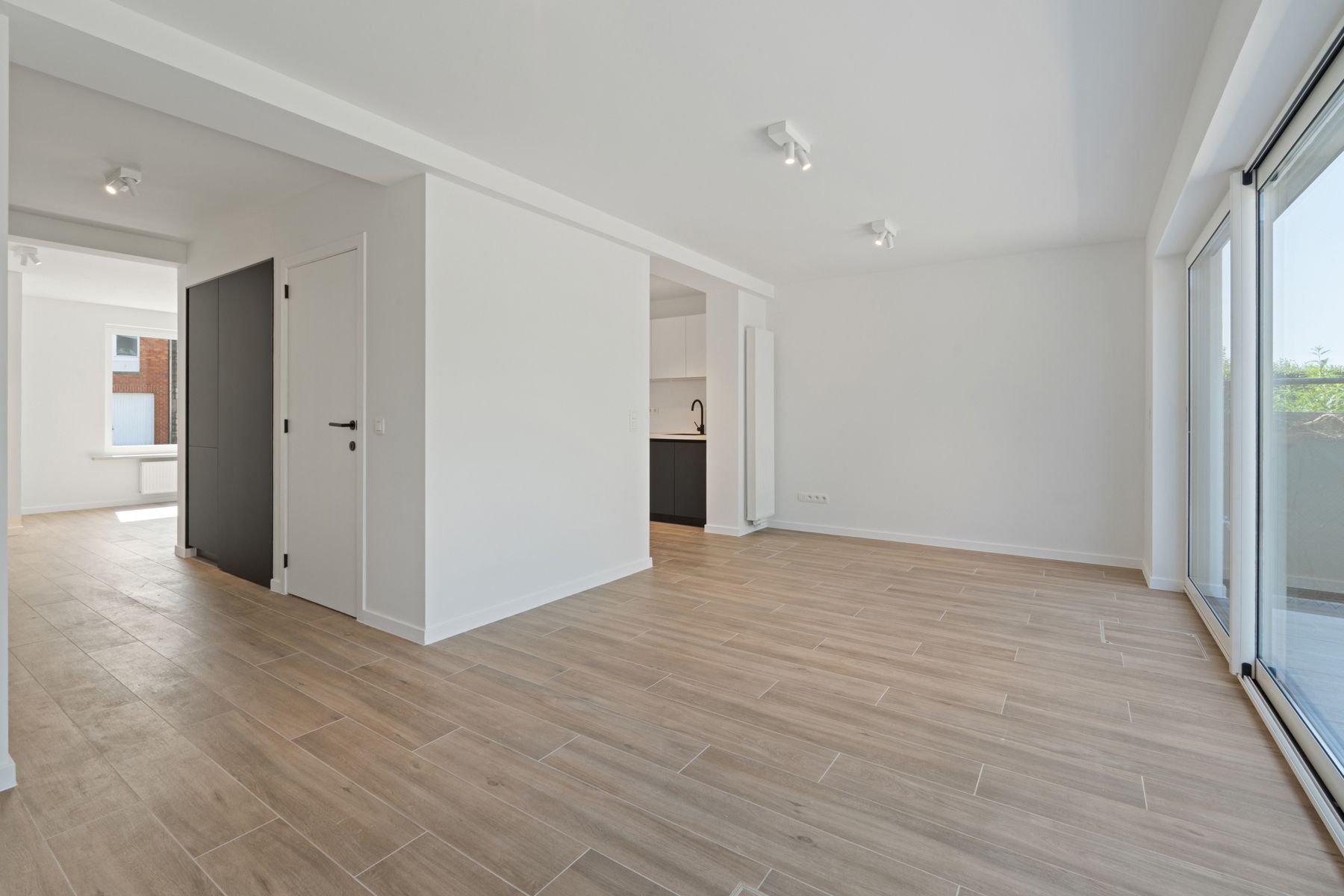 Gerenoveerde woning met 3 slaapkamers en tuin in Zedelgem! foto 5