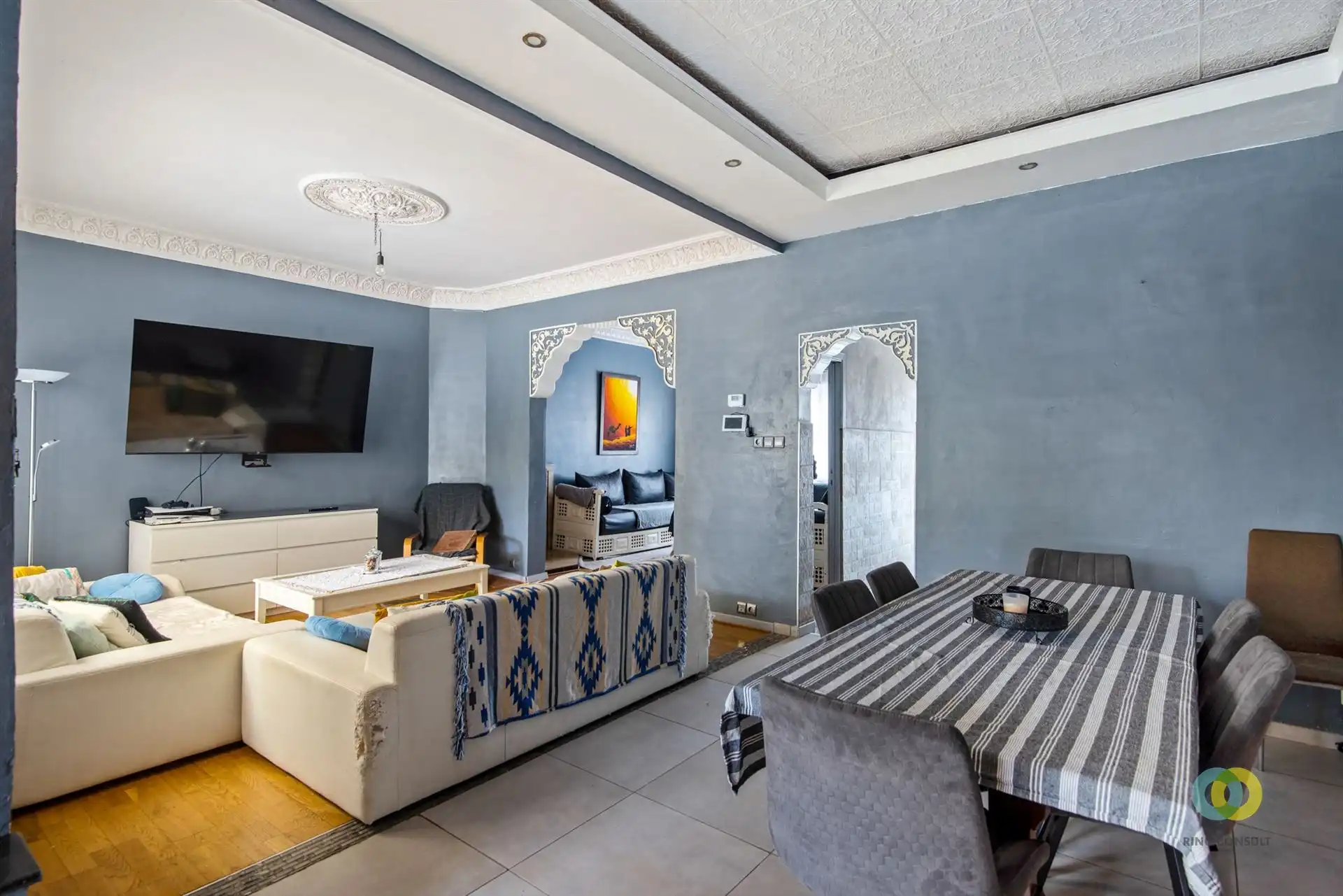 Ruime te renoveren woning met tuin en garage foto 2