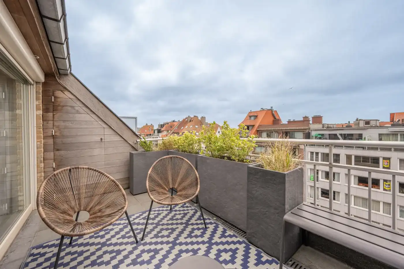 Zuidgericht en instapklaar 4-slaapkamerappartement, met 2 ruime terrassen. foto 10