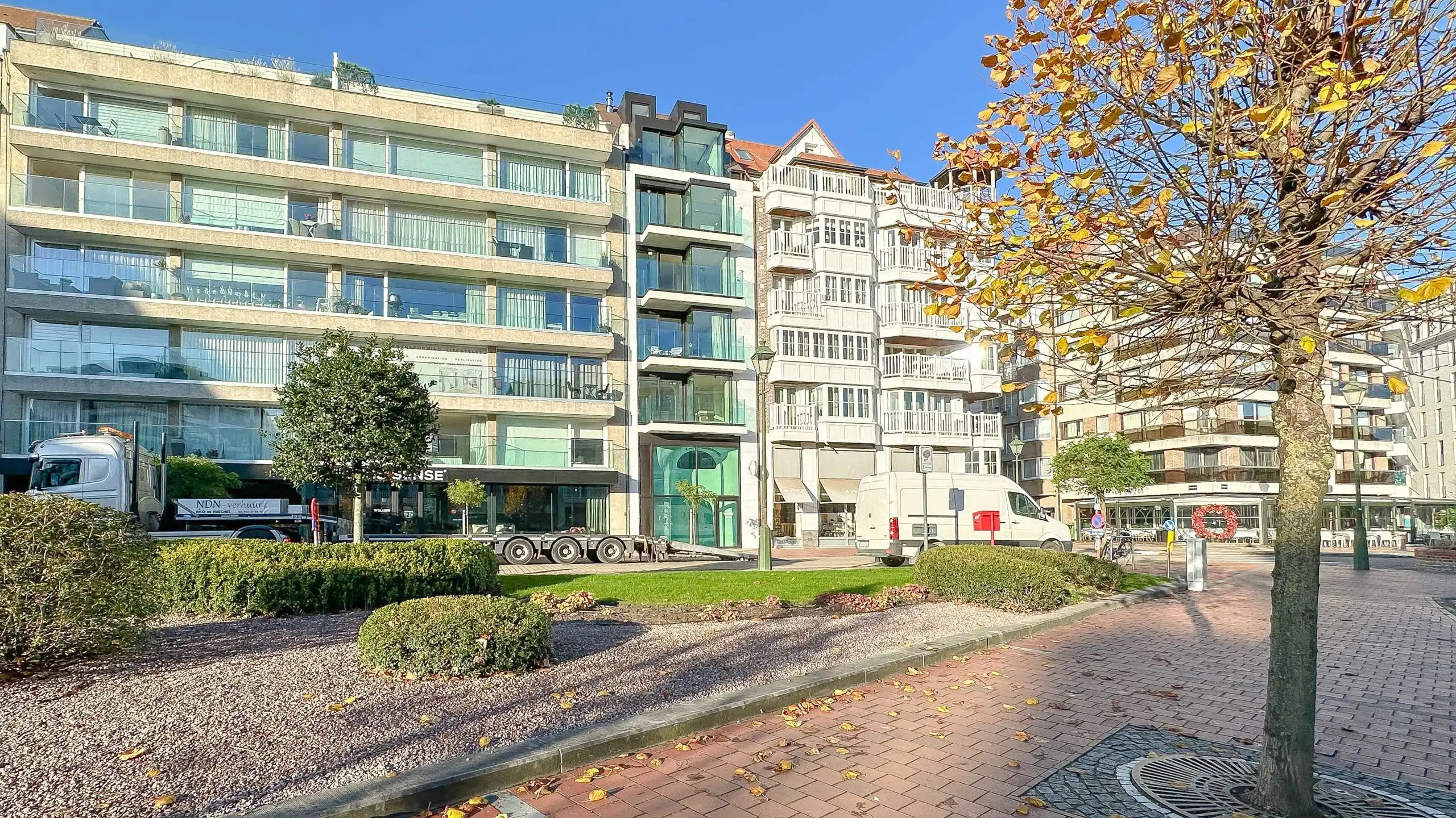 Tijdloos appartement met TOPAFWERKING op het DRIEHOEKSPLEIN foto 2