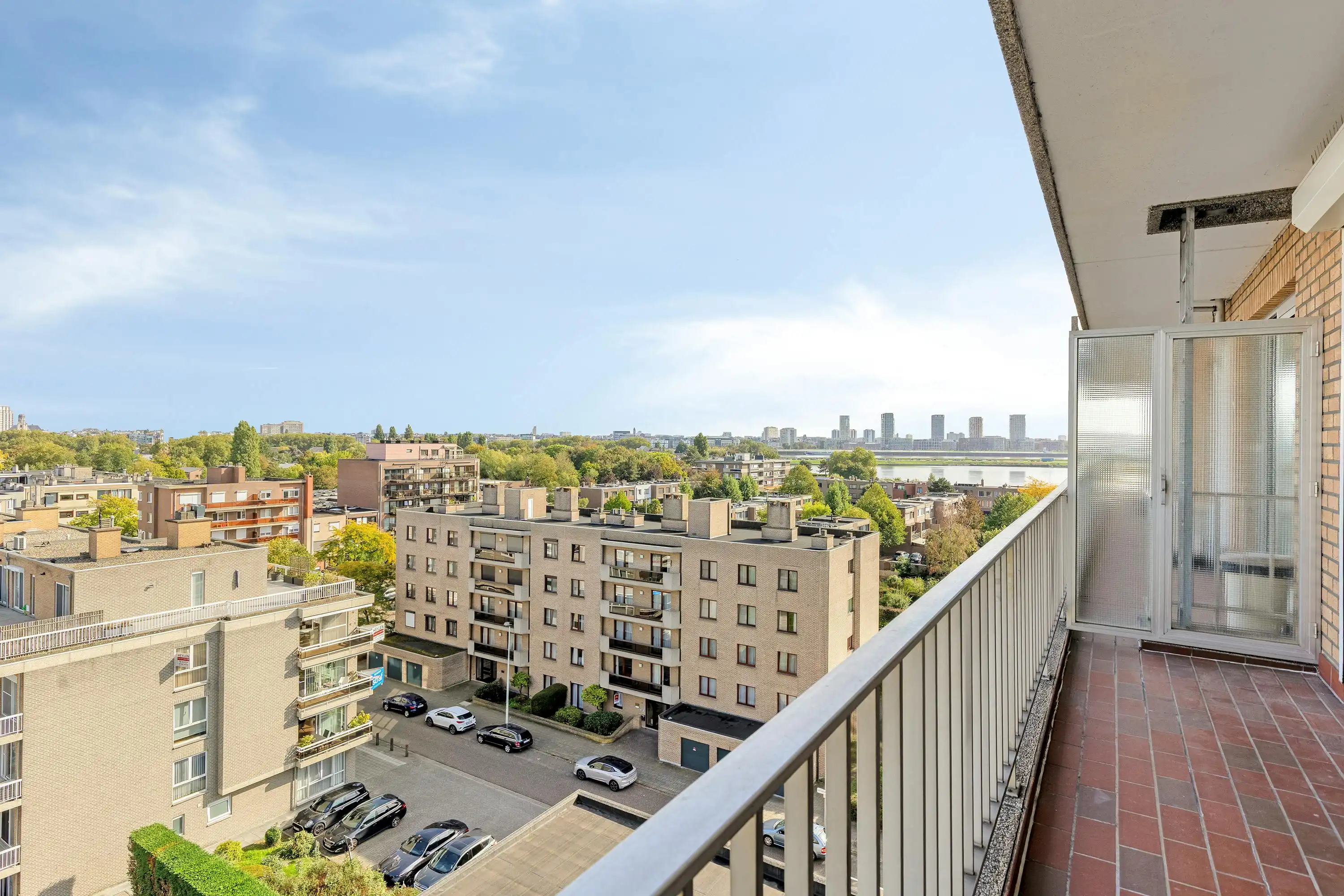 Appartement met terras te koop op het groene Linkeroever foto 18