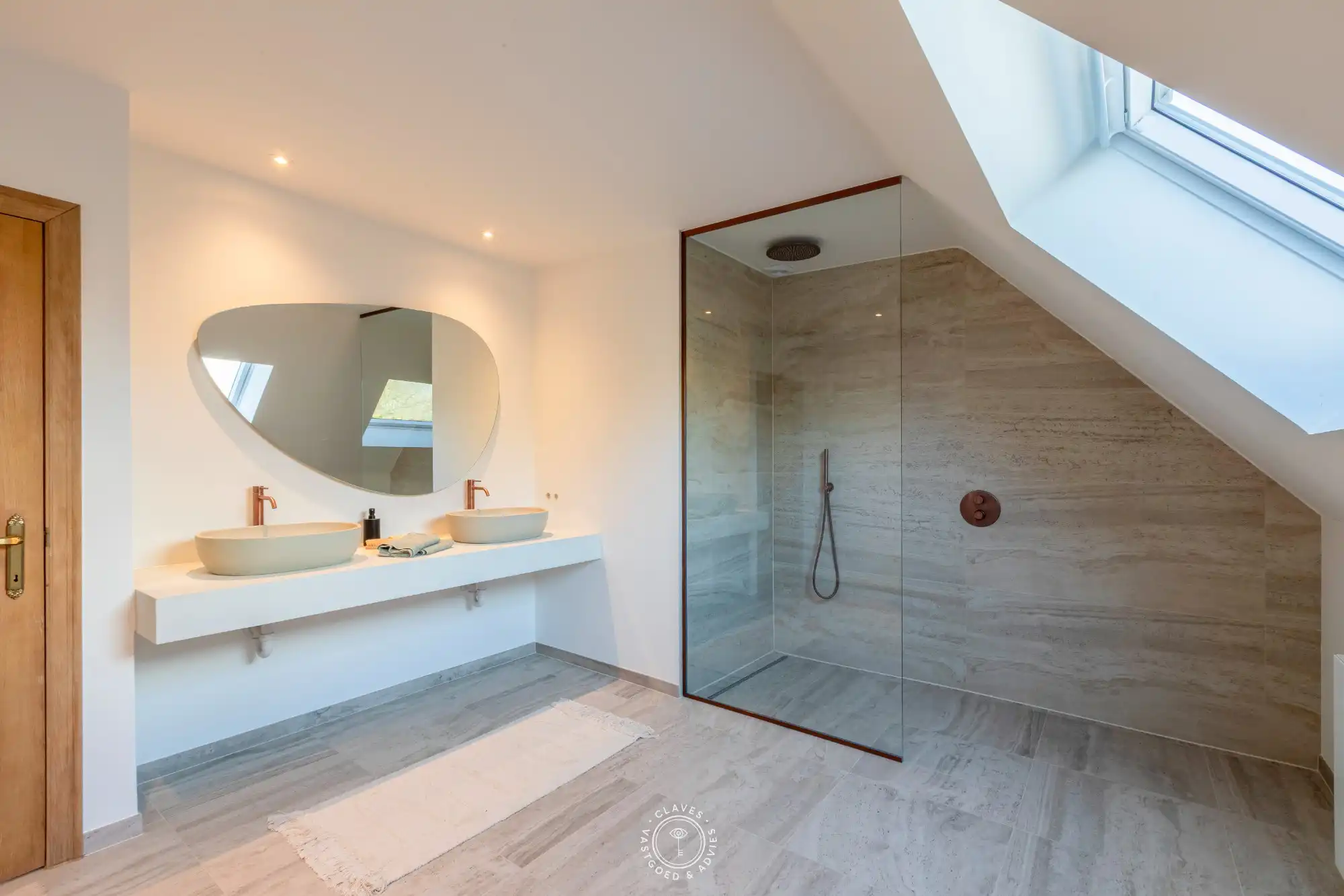 Prachtig gerenoveerde villa met westelijk georiënteerde tuin foto 28