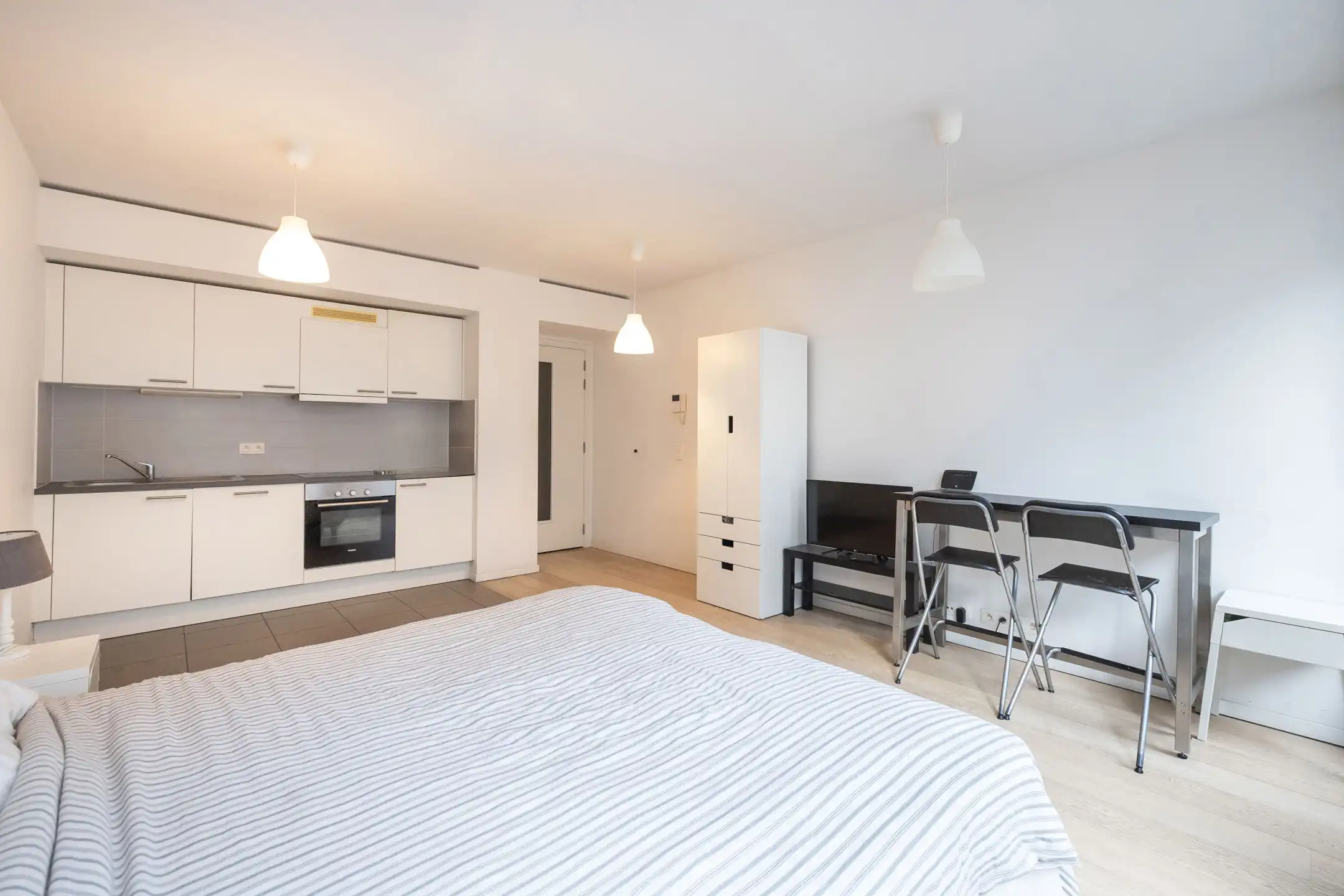 Nieuwe studio in de Europese wijk! foto 2