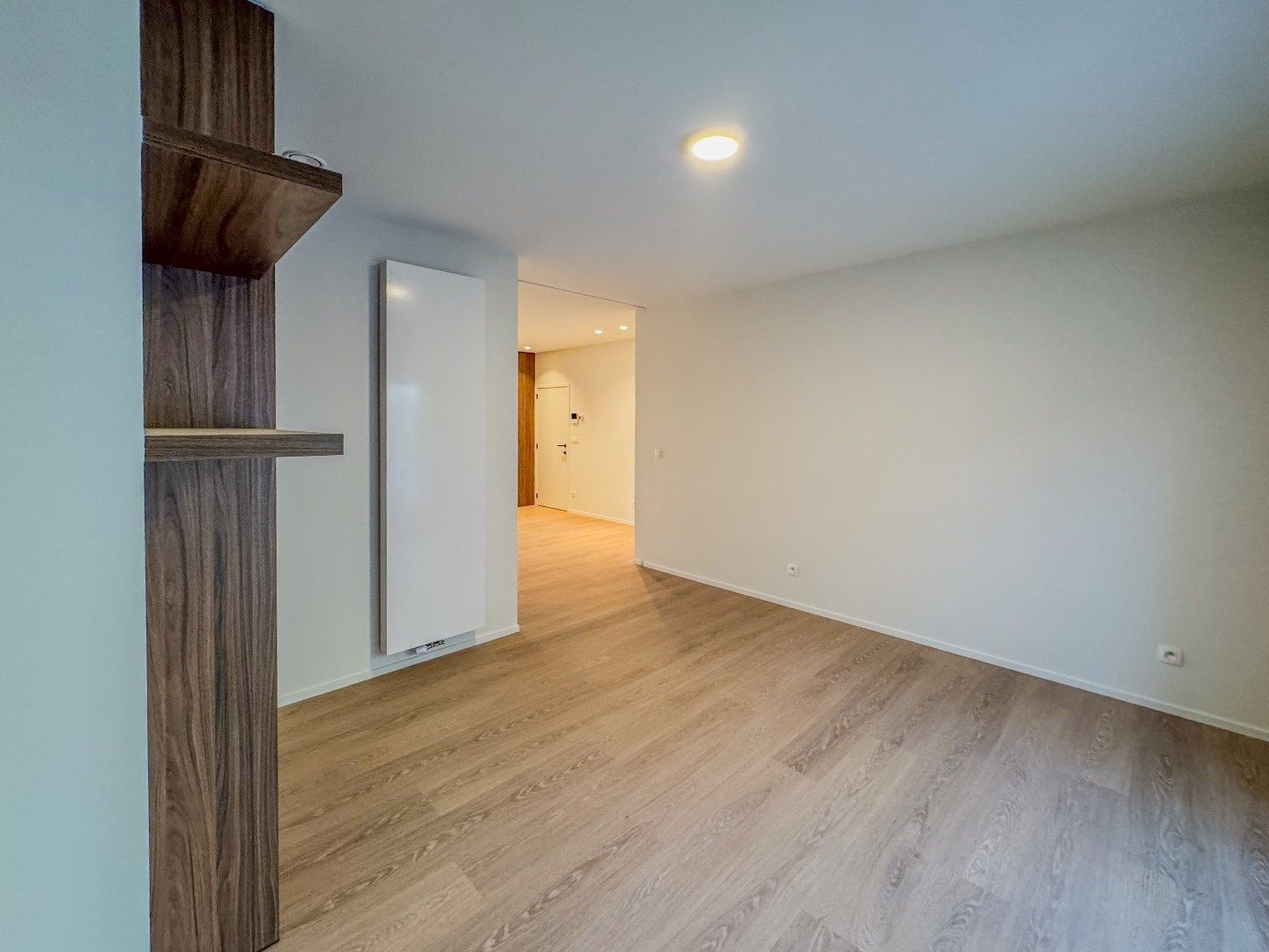 Ruim appartement met 2 slaapkamers en terras in het centrum. foto 14