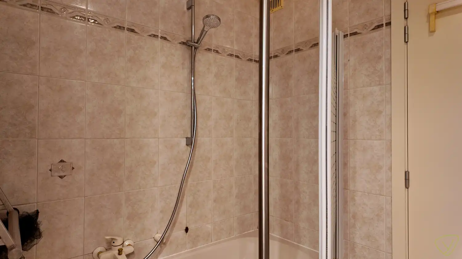 Ruim en lichtrijk appartement met lift en terras in residentie “Mozart” te Eeklo! foto 15