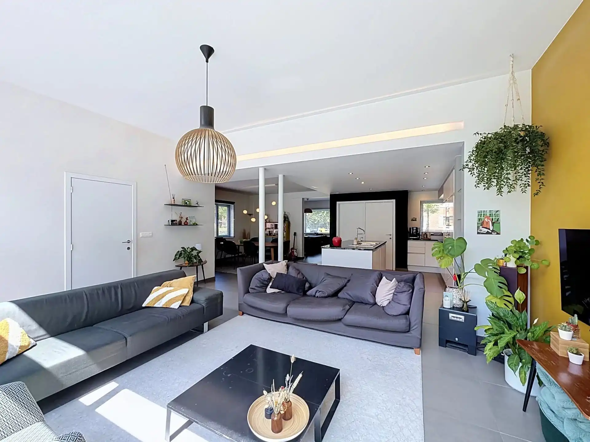 Verrassend ruime instapklare woning met 3 slaapkamers op een mooi perceel. foto 14