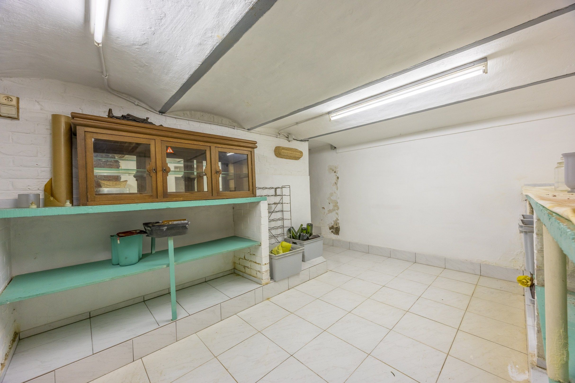 Ruime woning met potentieel en uitstekende ligging! foto 9